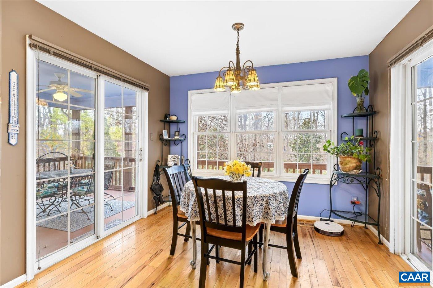 553 HIDDEN VALLEYS RD