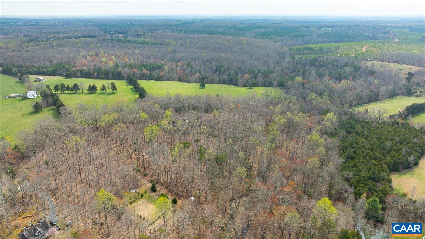 553 HIDDEN VALLEYS RD