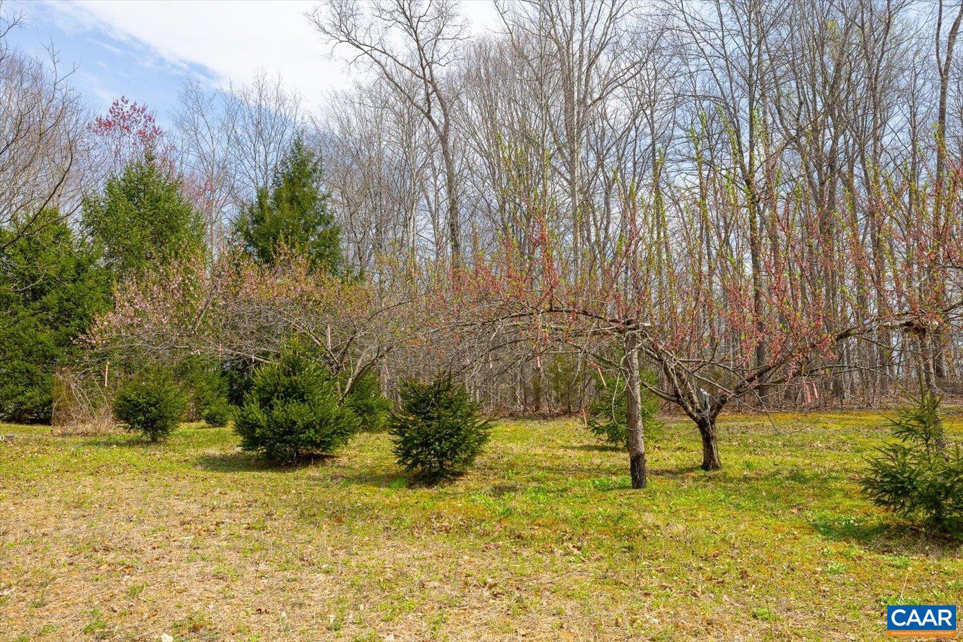 553 HIDDEN VALLEYS RD