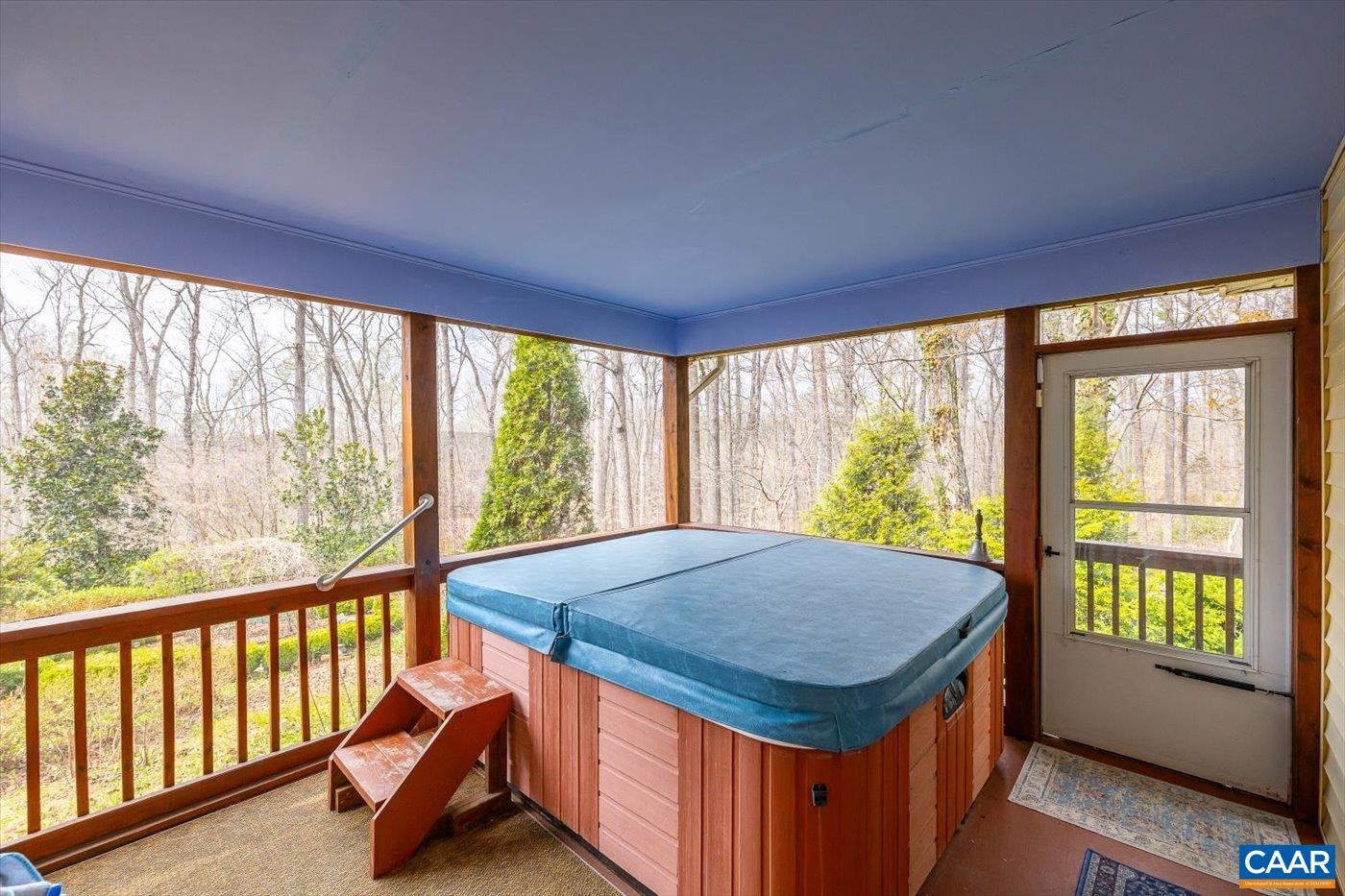 553 HIDDEN VALLEYS RD