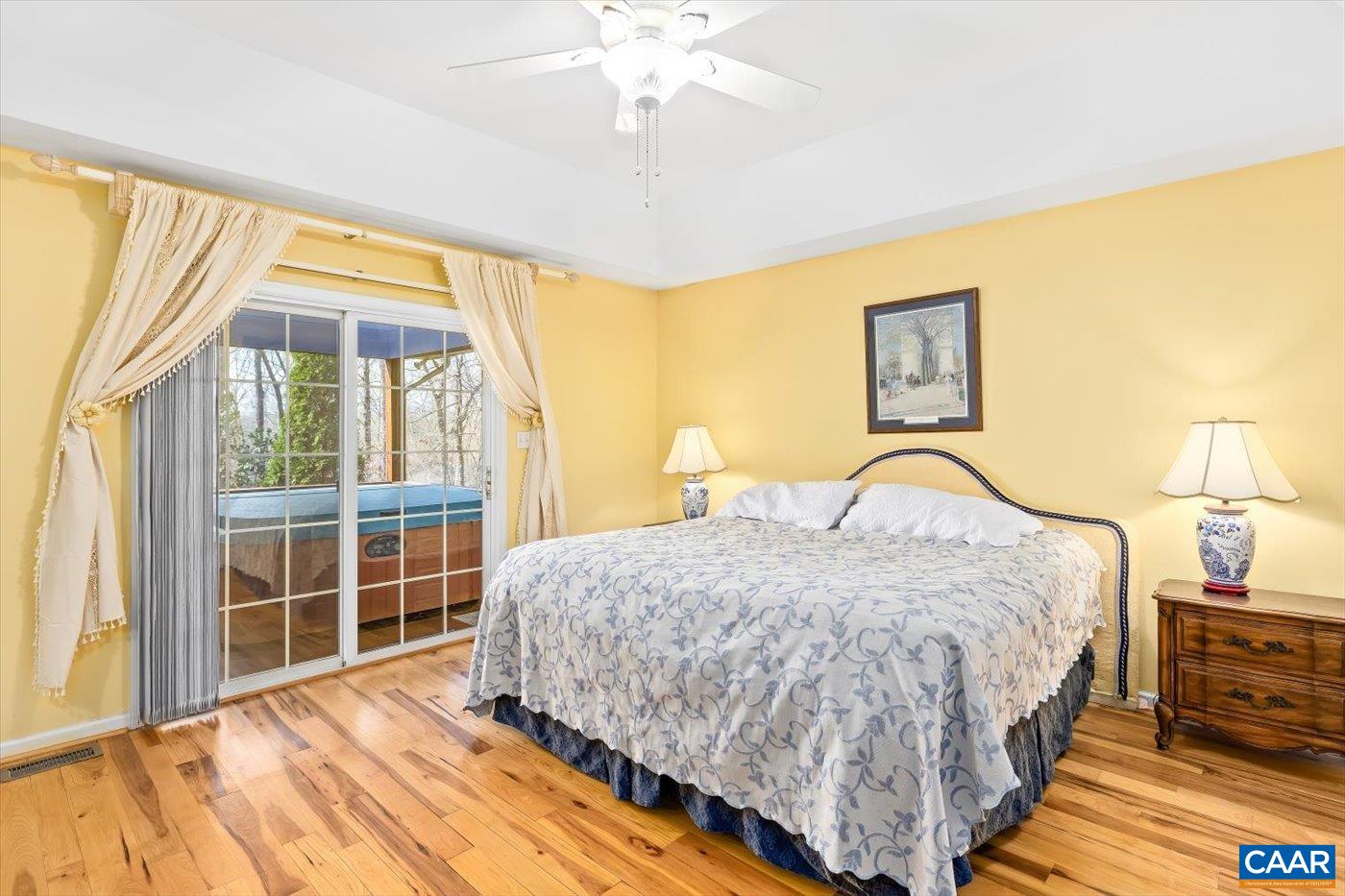 553 HIDDEN VALLEYS RD