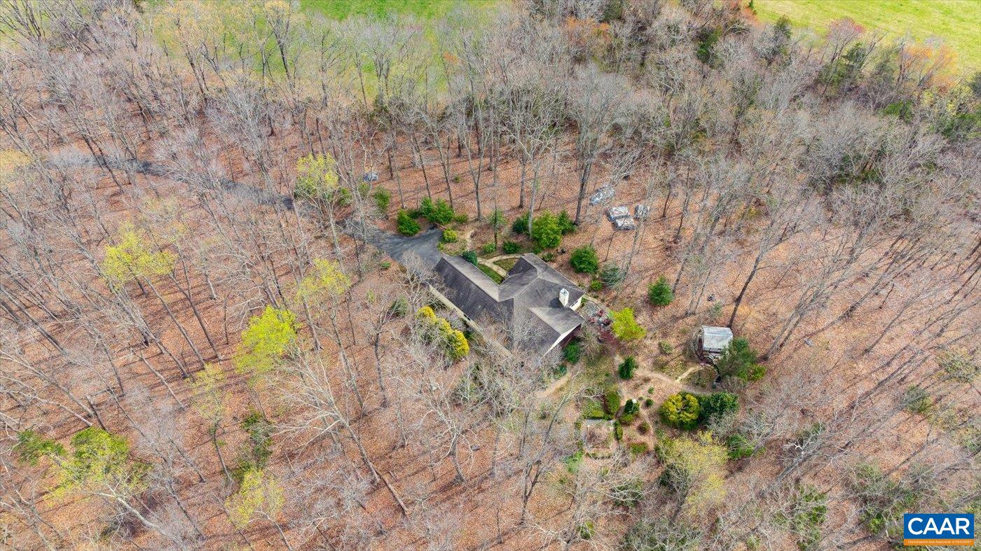 553 HIDDEN VALLEYS RD