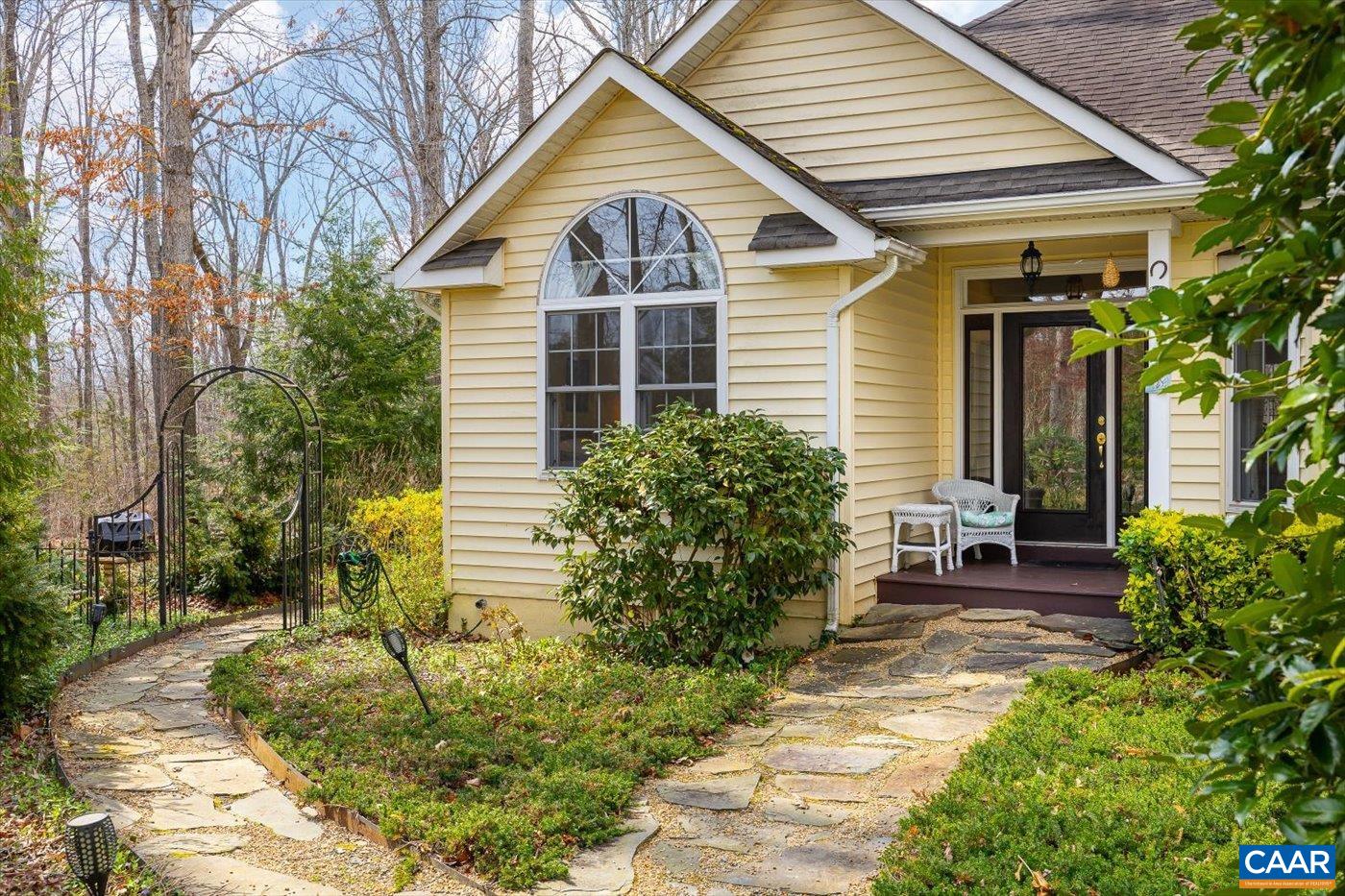 553 HIDDEN VALLEYS RD