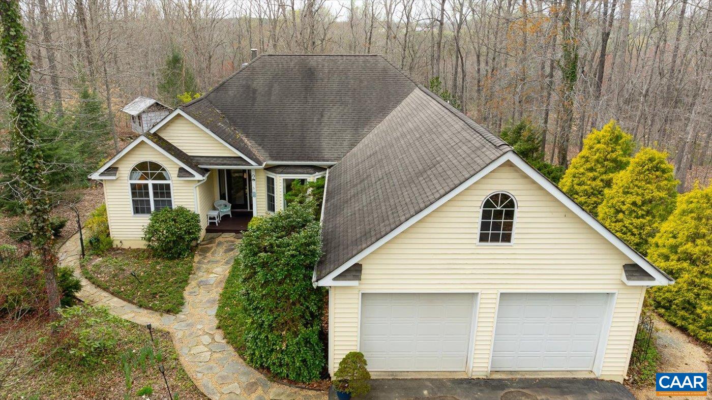 553 HIDDEN VALLEYS RD