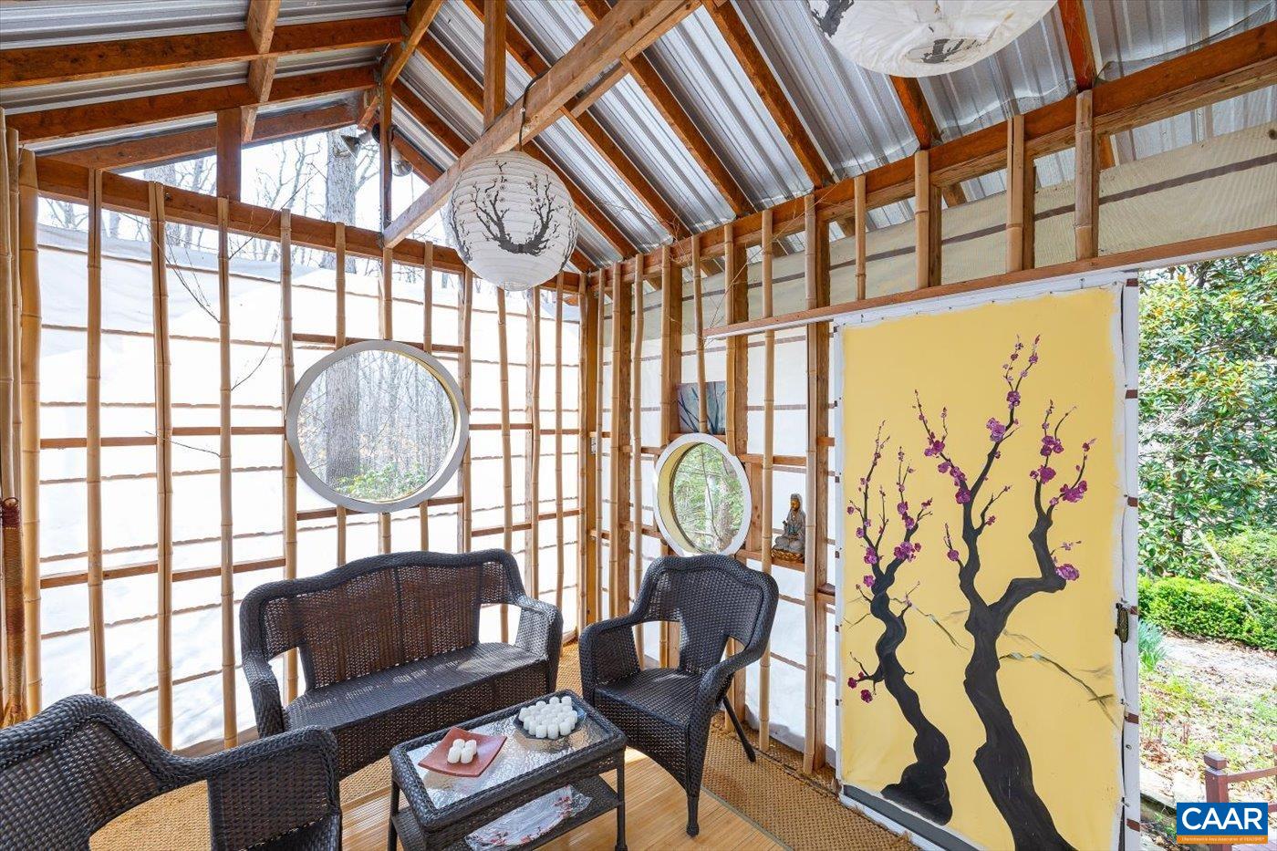 553 HIDDEN VALLEYS RD