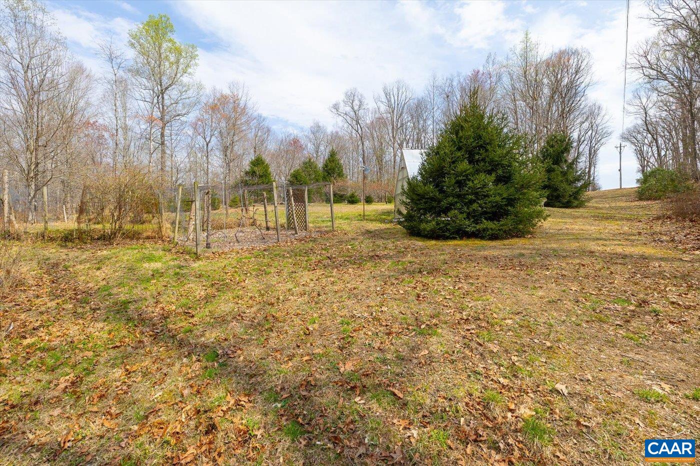 553 HIDDEN VALLEYS RD