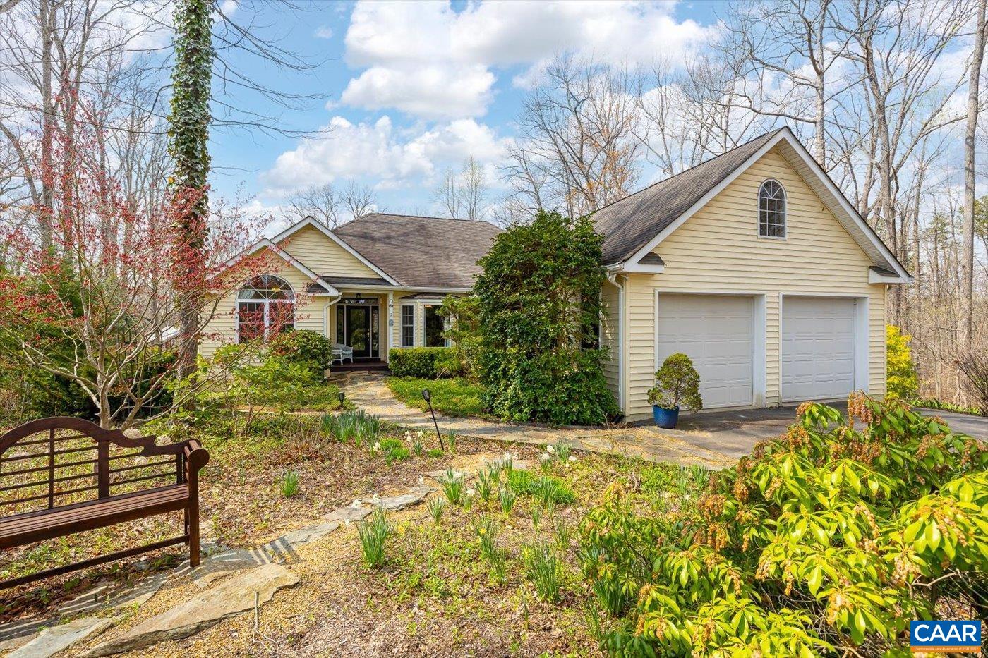 553 HIDDEN VALLEYS RD