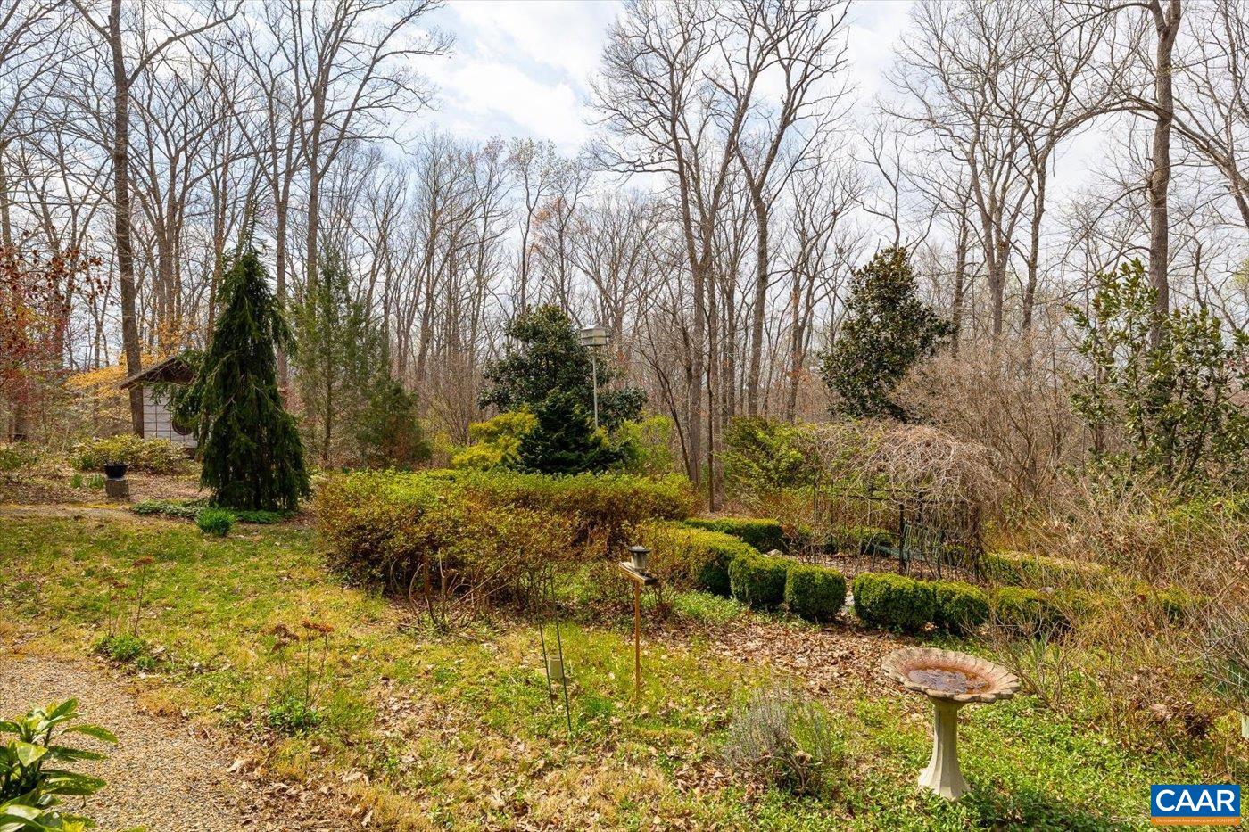 553 HIDDEN VALLEYS RD