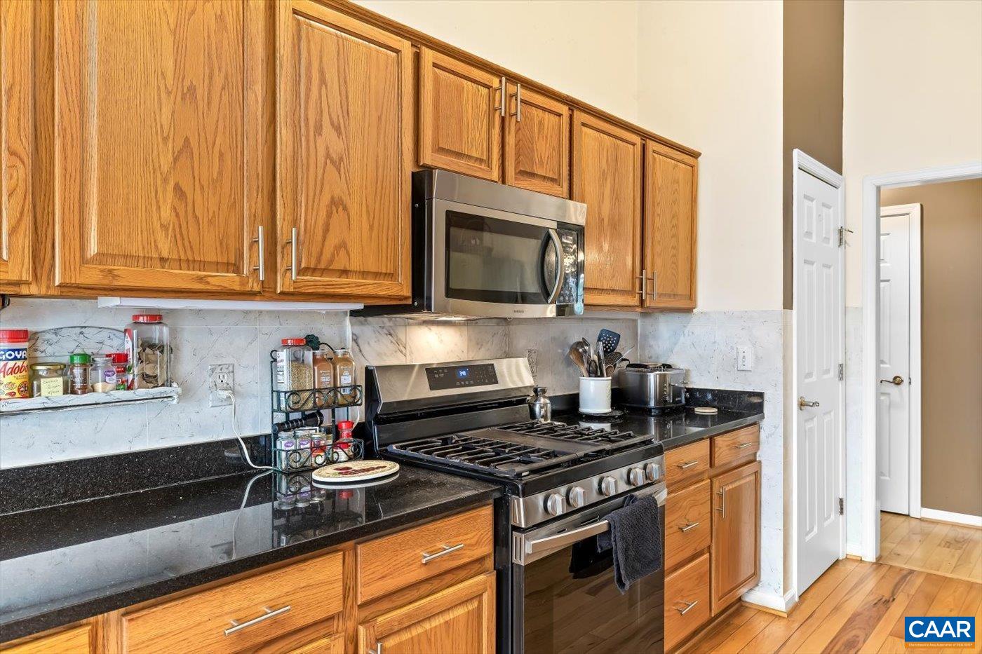 553 HIDDEN VALLEYS RD