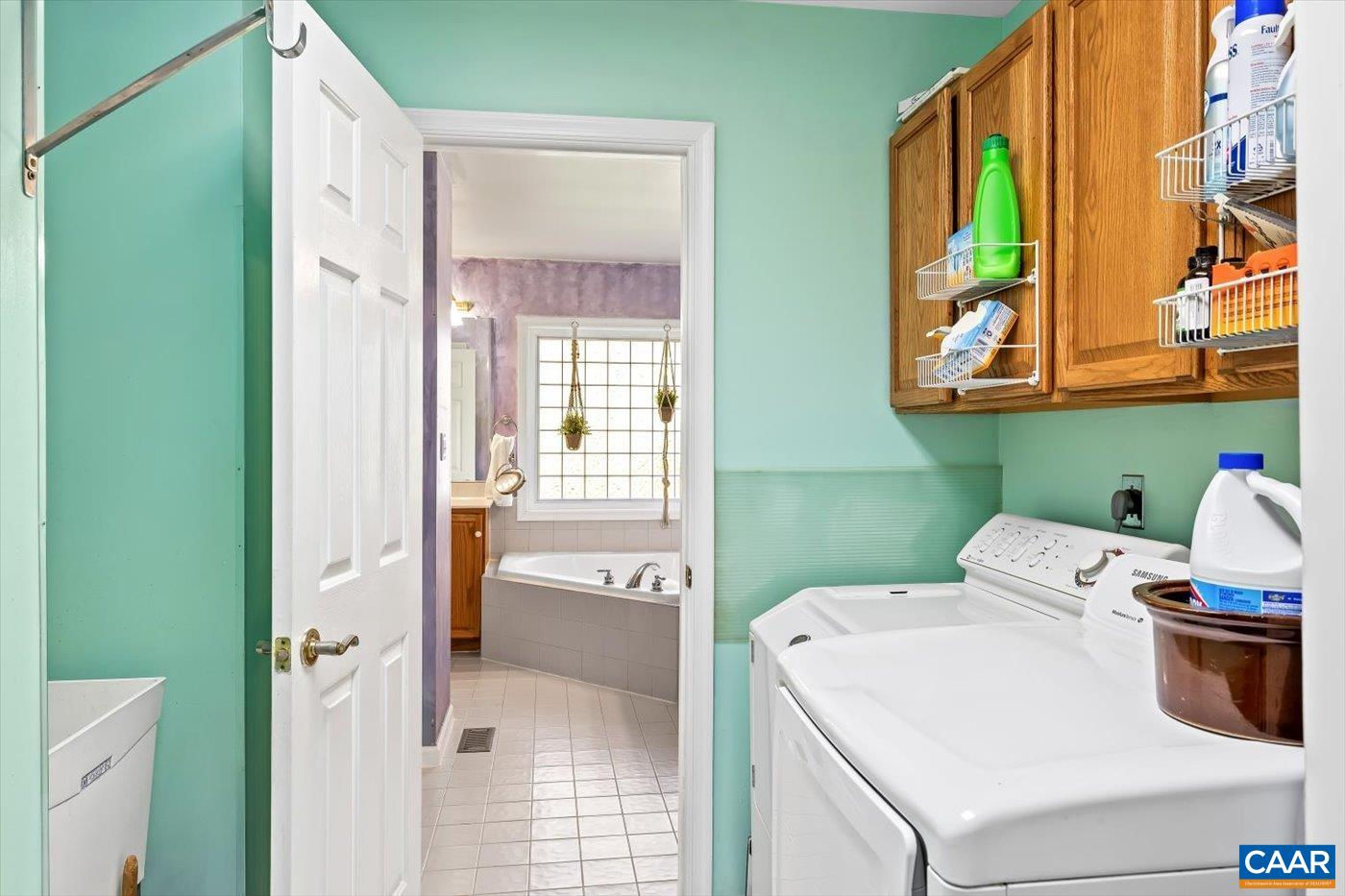 553 HIDDEN VALLEYS RD