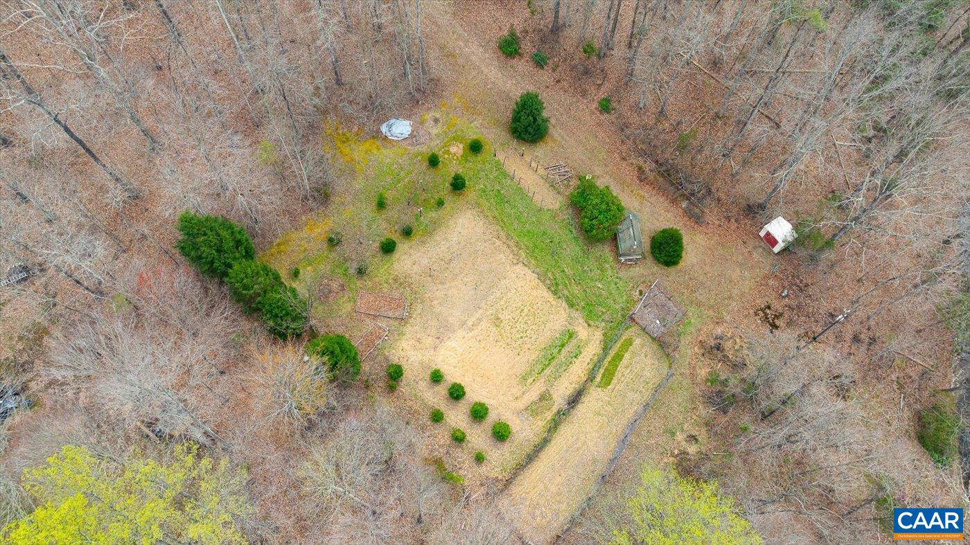 553 HIDDEN VALLEYS RD