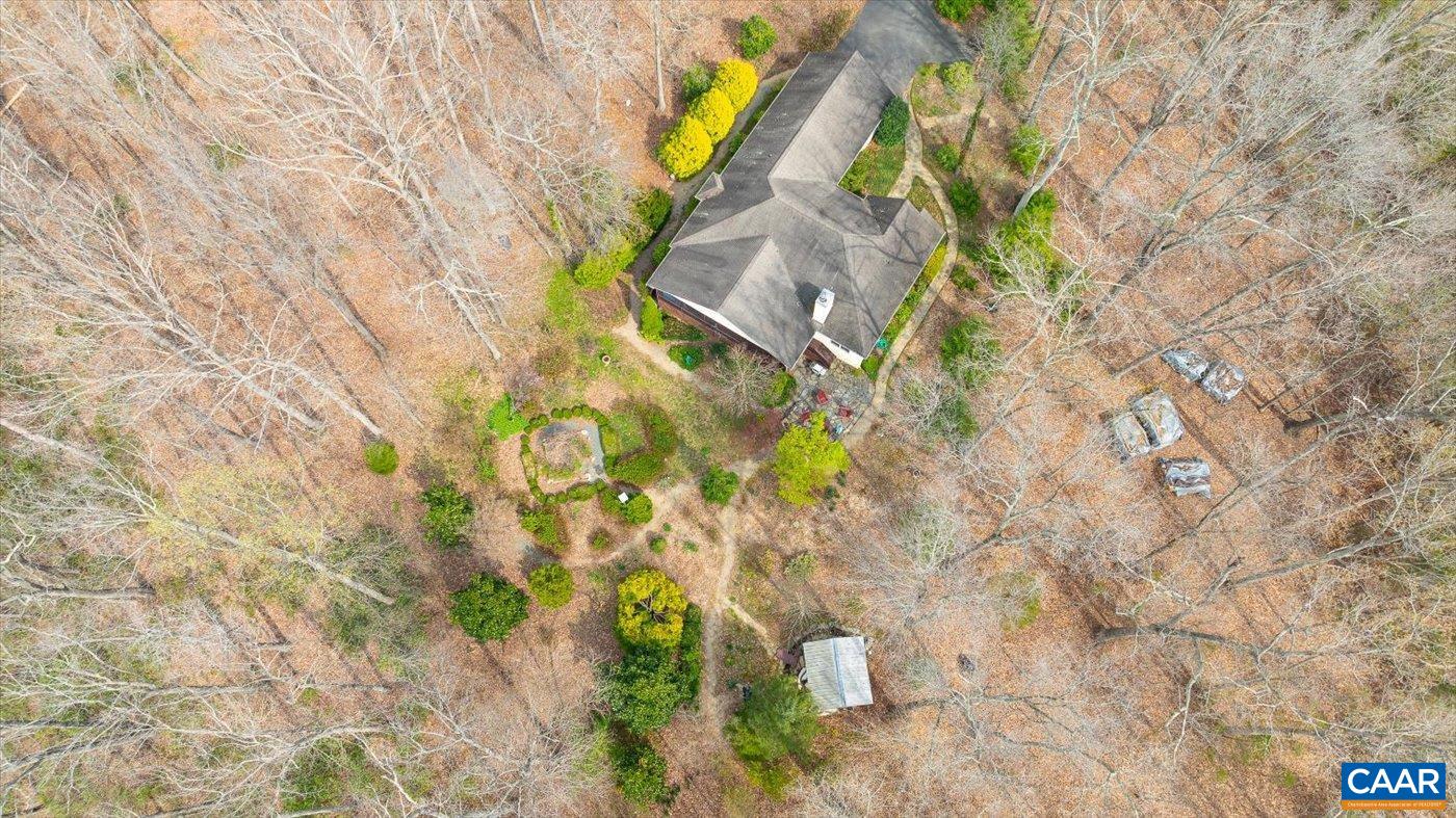 553 HIDDEN VALLEYS RD