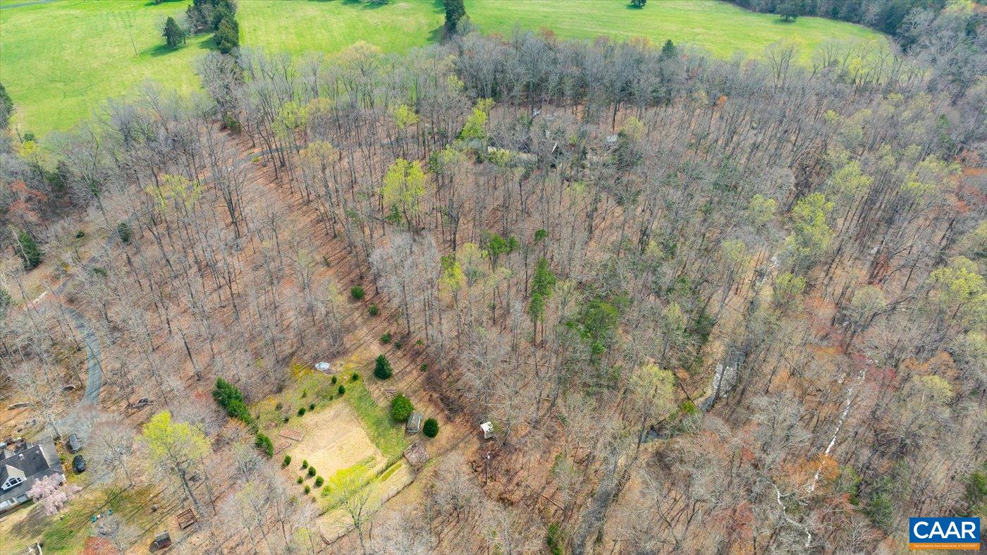 553 HIDDEN VALLEYS RD