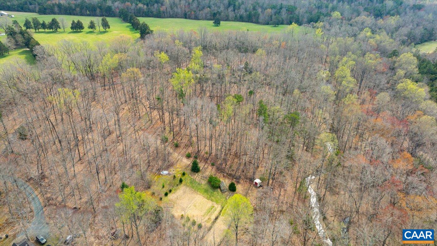 553 HIDDEN VALLEYS RD