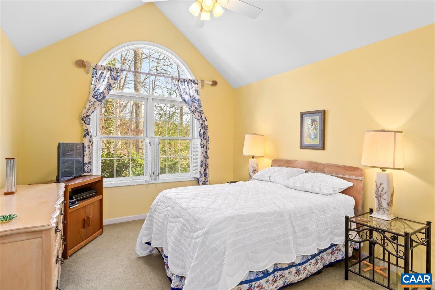 553 HIDDEN VALLEYS RD