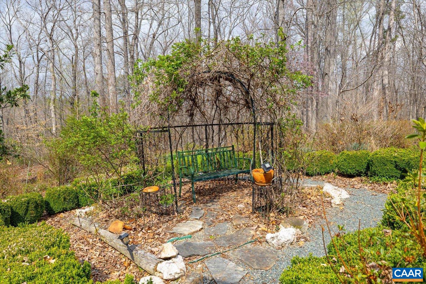 553 HIDDEN VALLEYS RD