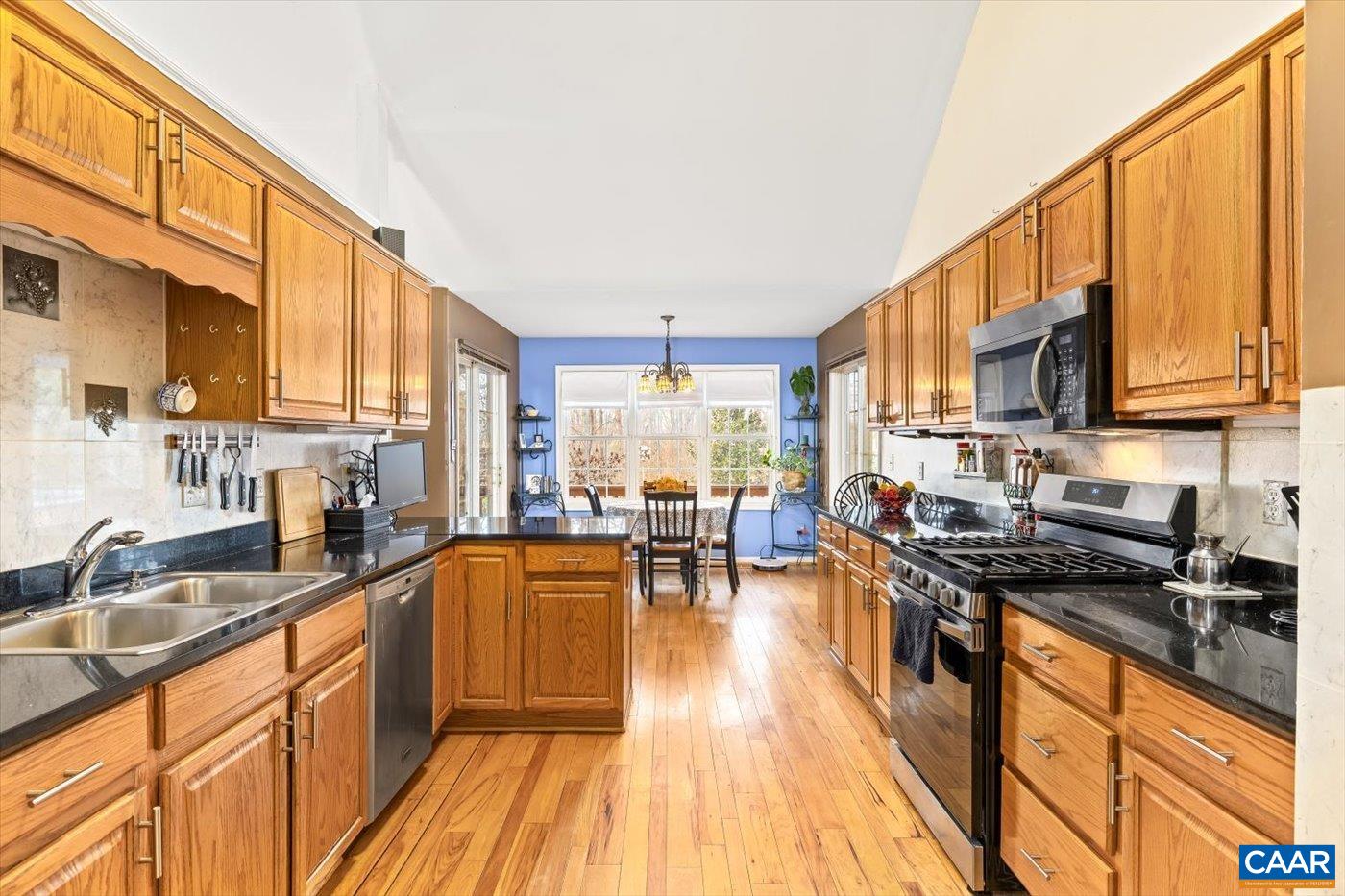 553 HIDDEN VALLEYS RD