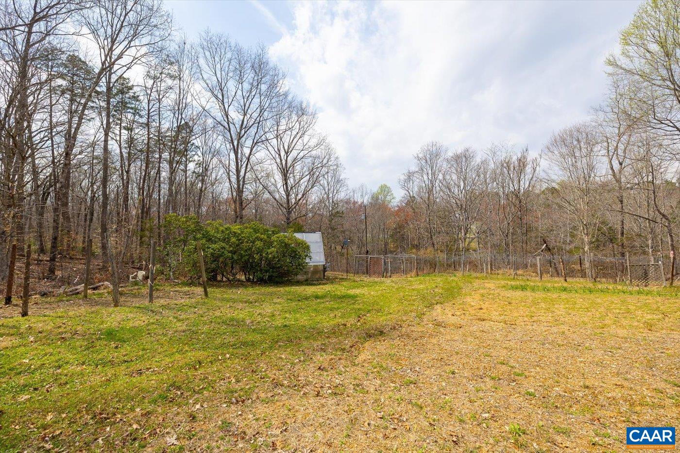 553 HIDDEN VALLEYS RD