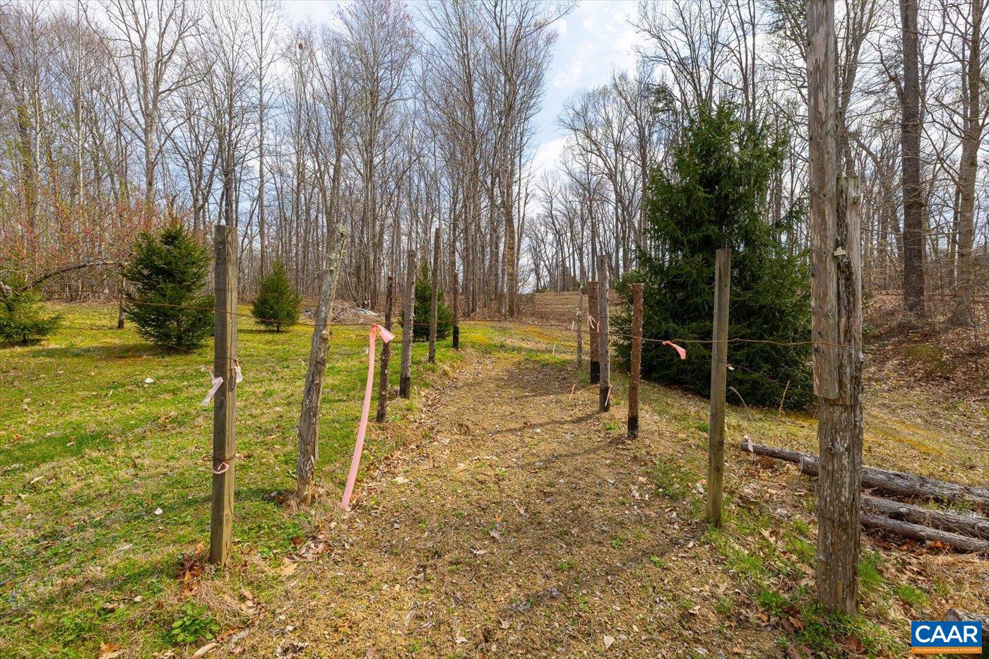 553 HIDDEN VALLEYS RD