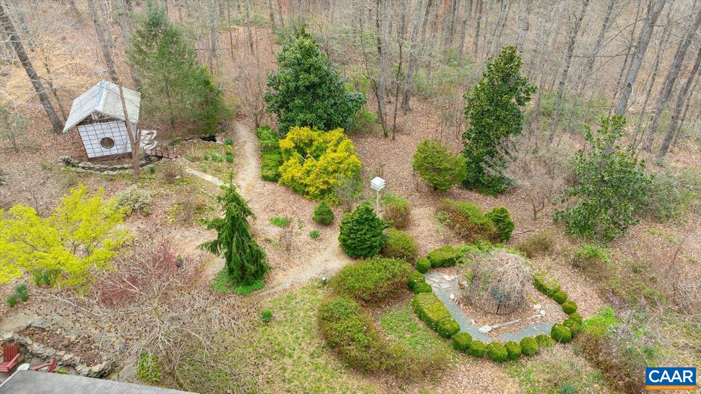 553 HIDDEN VALLEYS RD