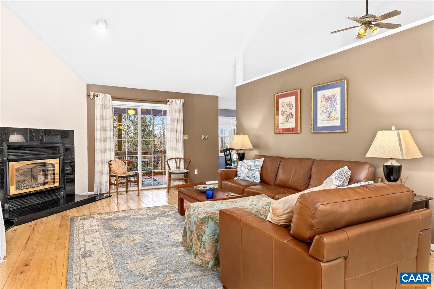 553 HIDDEN VALLEYS RD