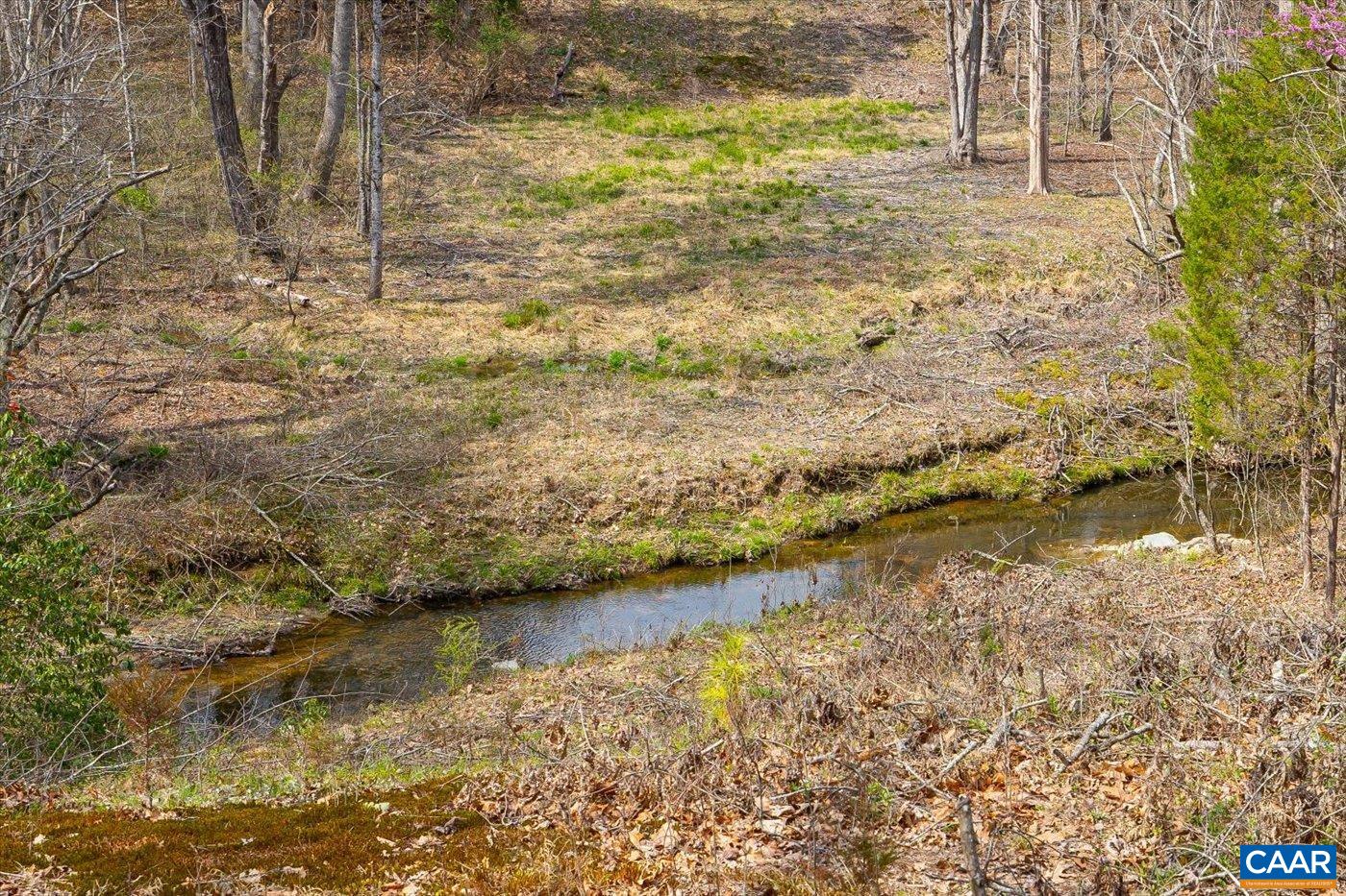 553 HIDDEN VALLEYS RD