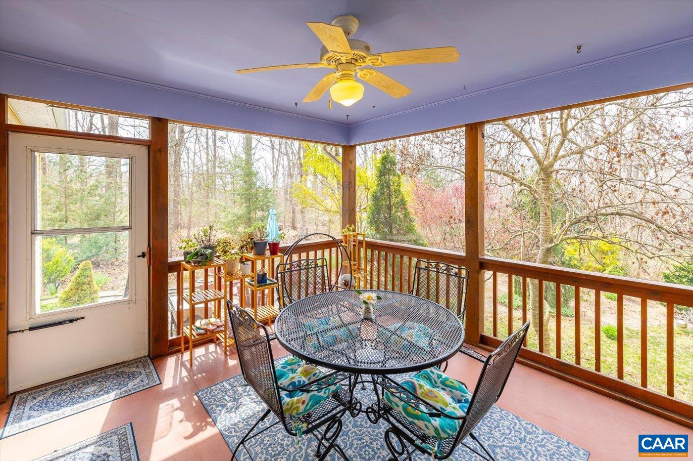 553 HIDDEN VALLEYS RD