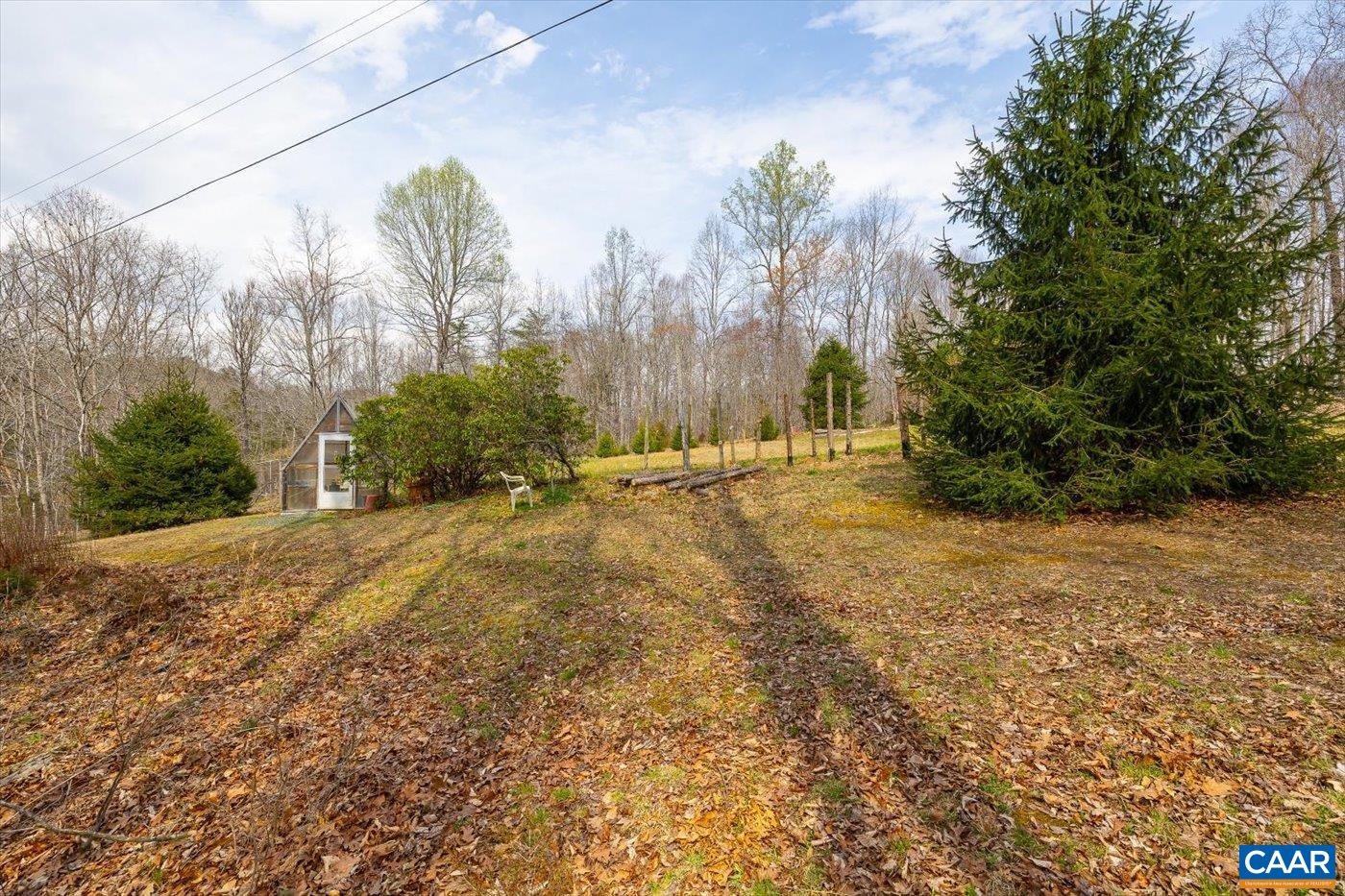 553 HIDDEN VALLEYS RD