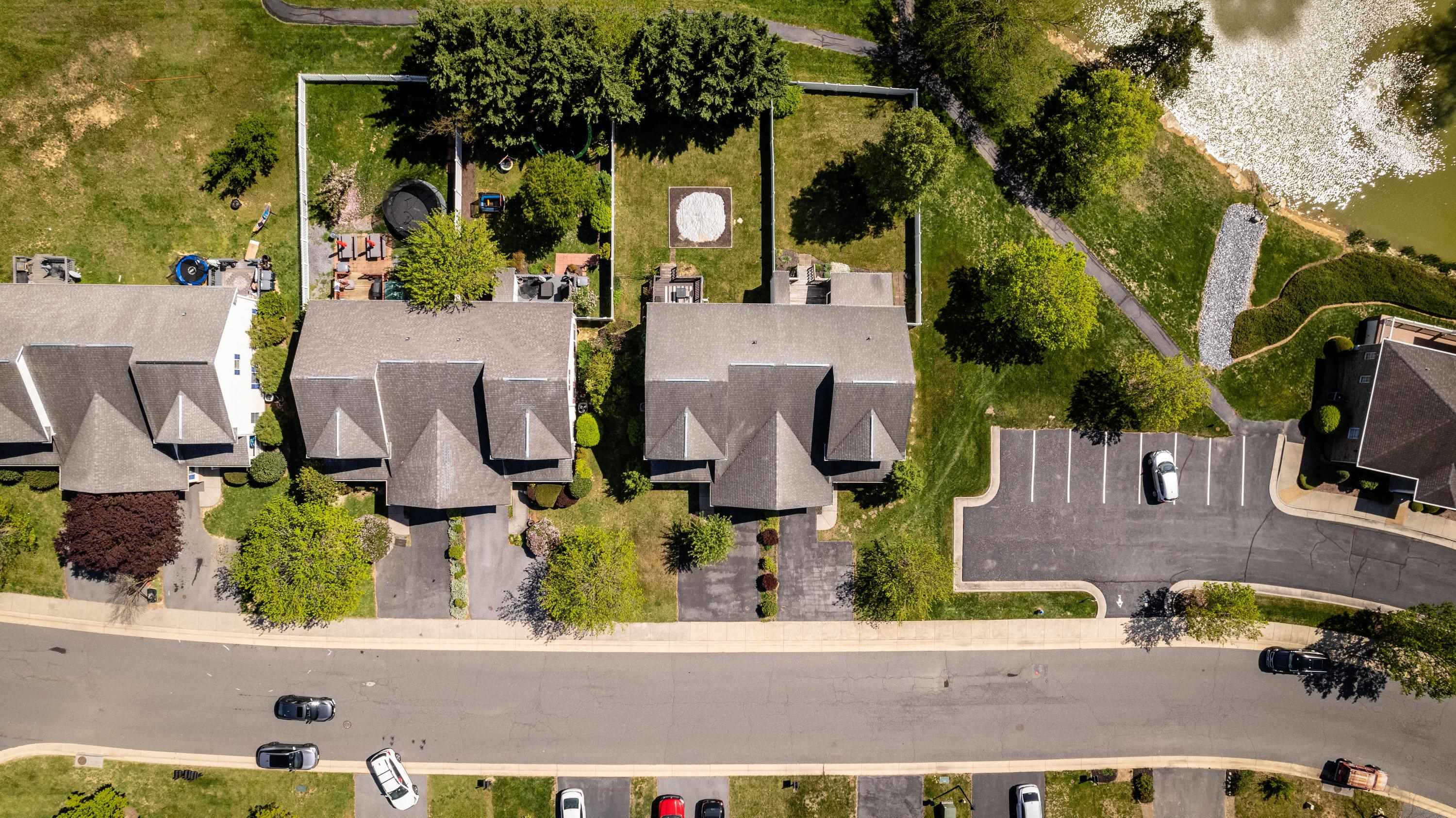 479 POINTE DR