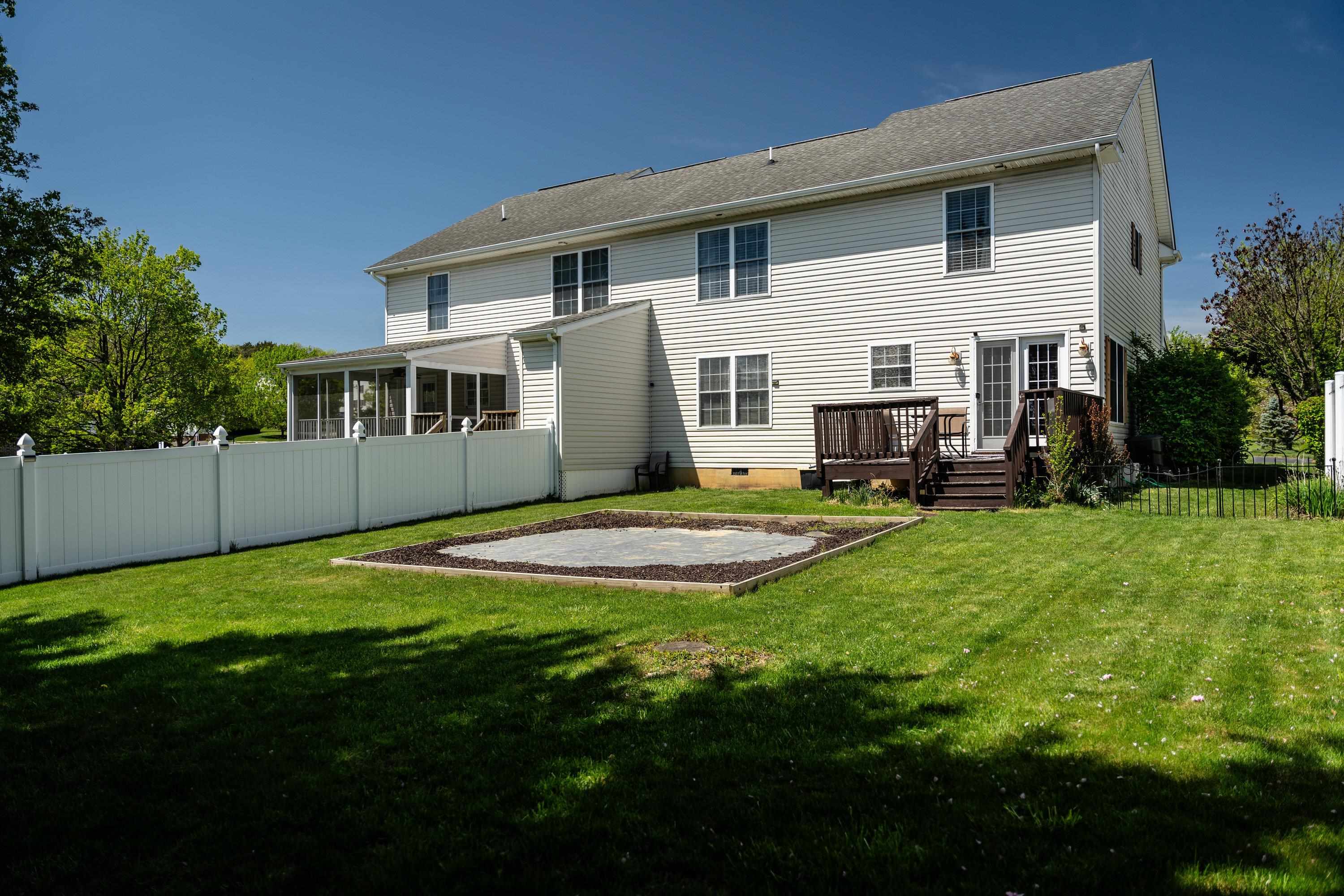 479 POINTE DR