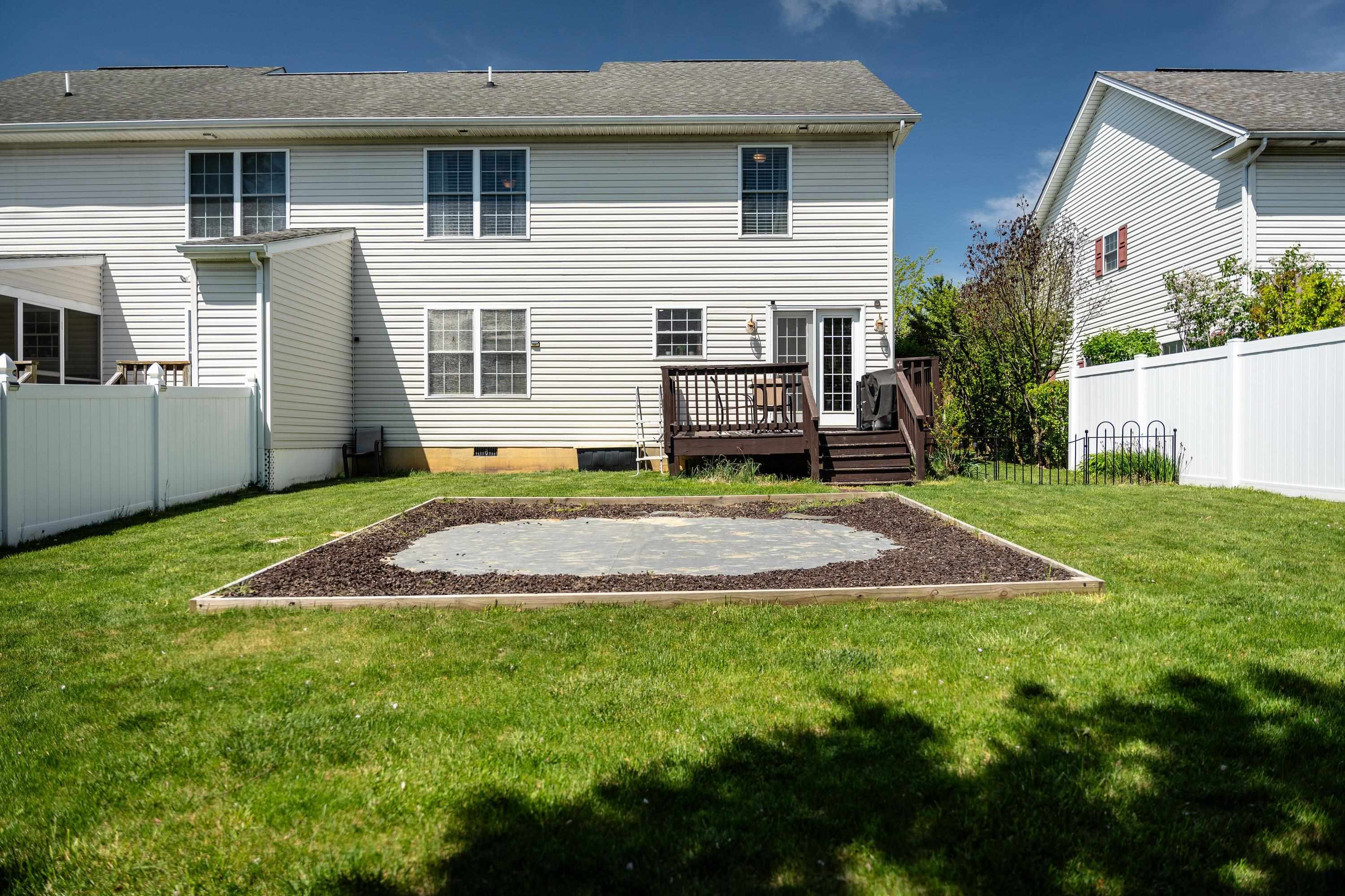 479 POINTE DR