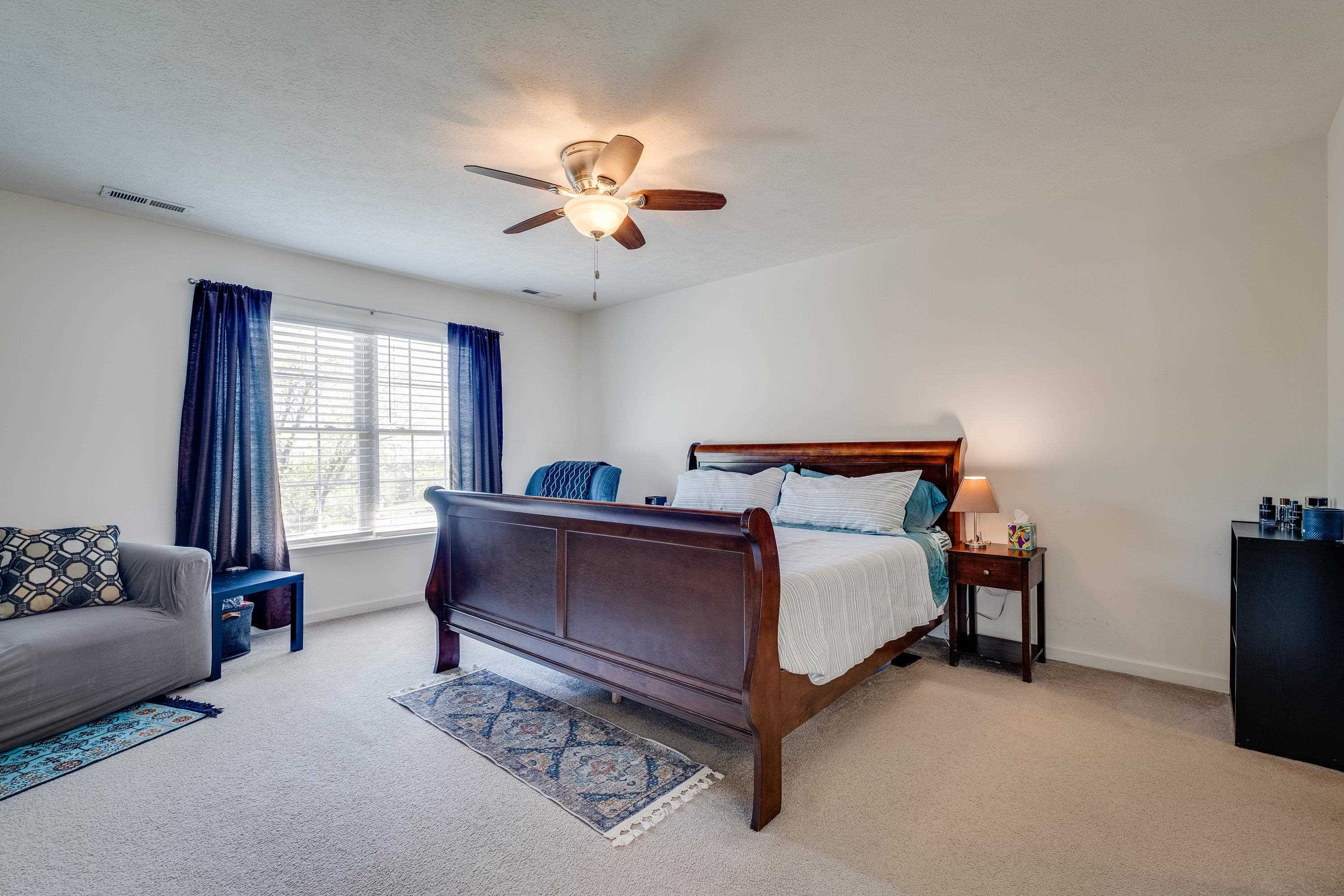479 POINTE DR