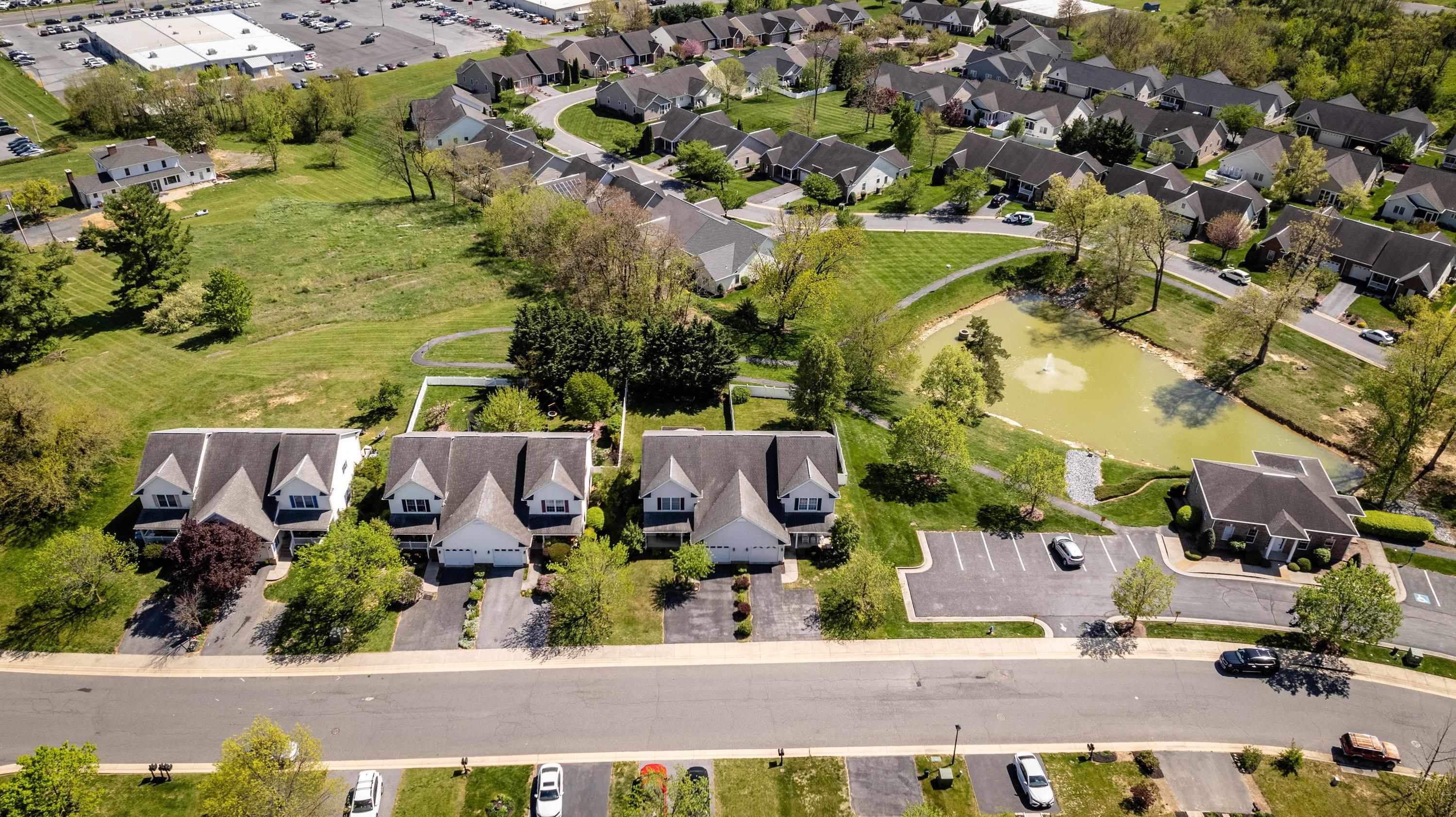 479 POINTE DR