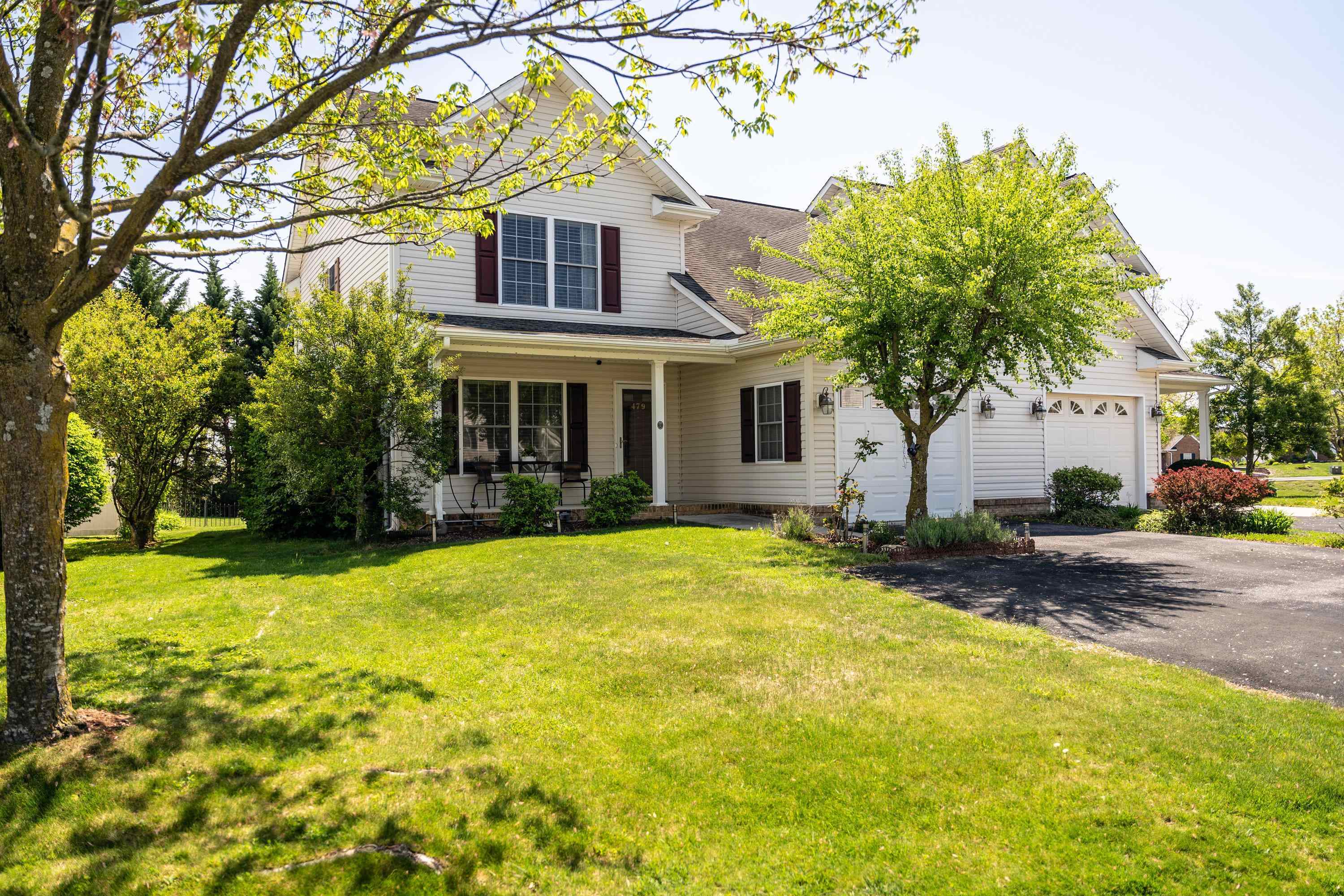 479 POINTE DR