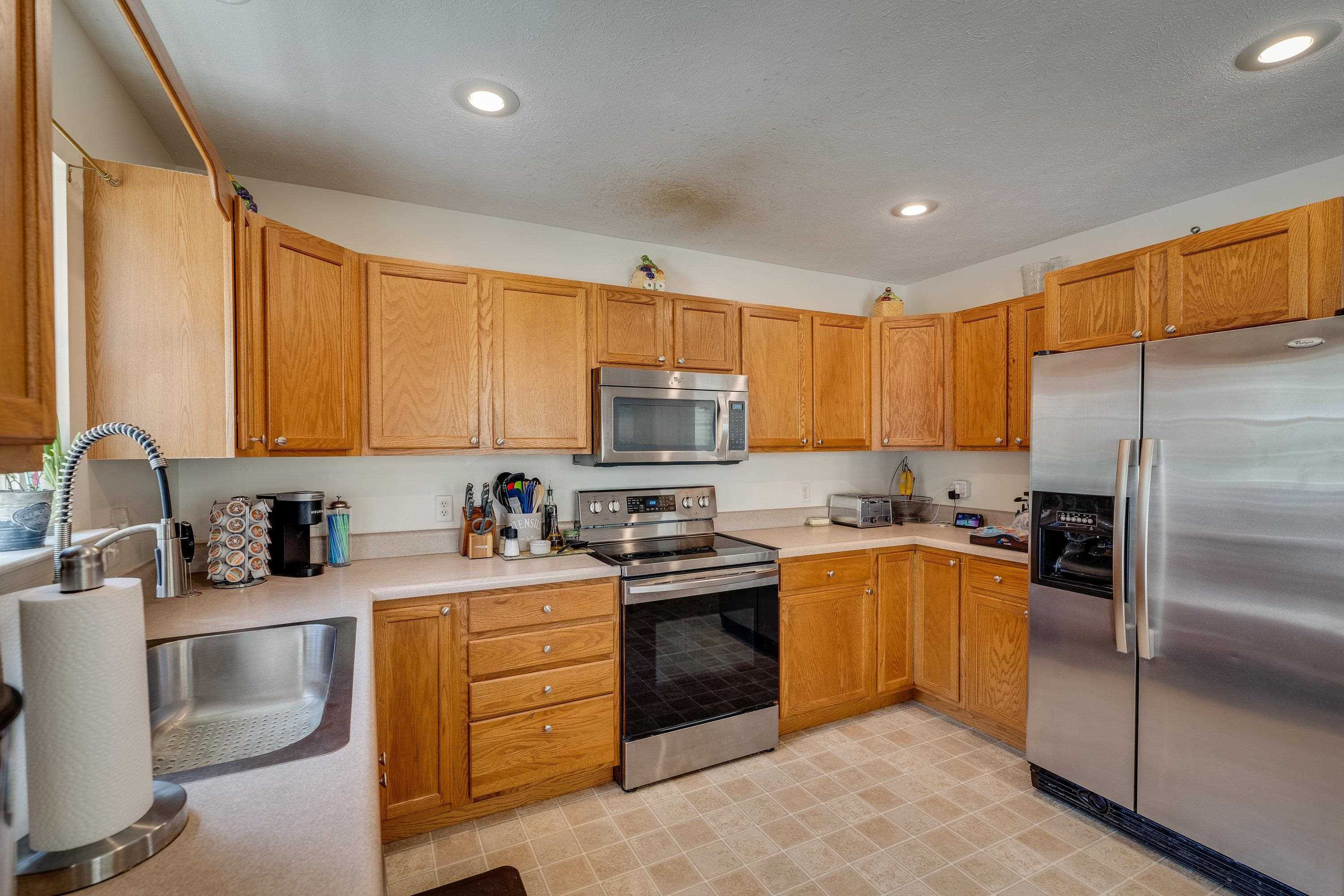 479 POINTE DR