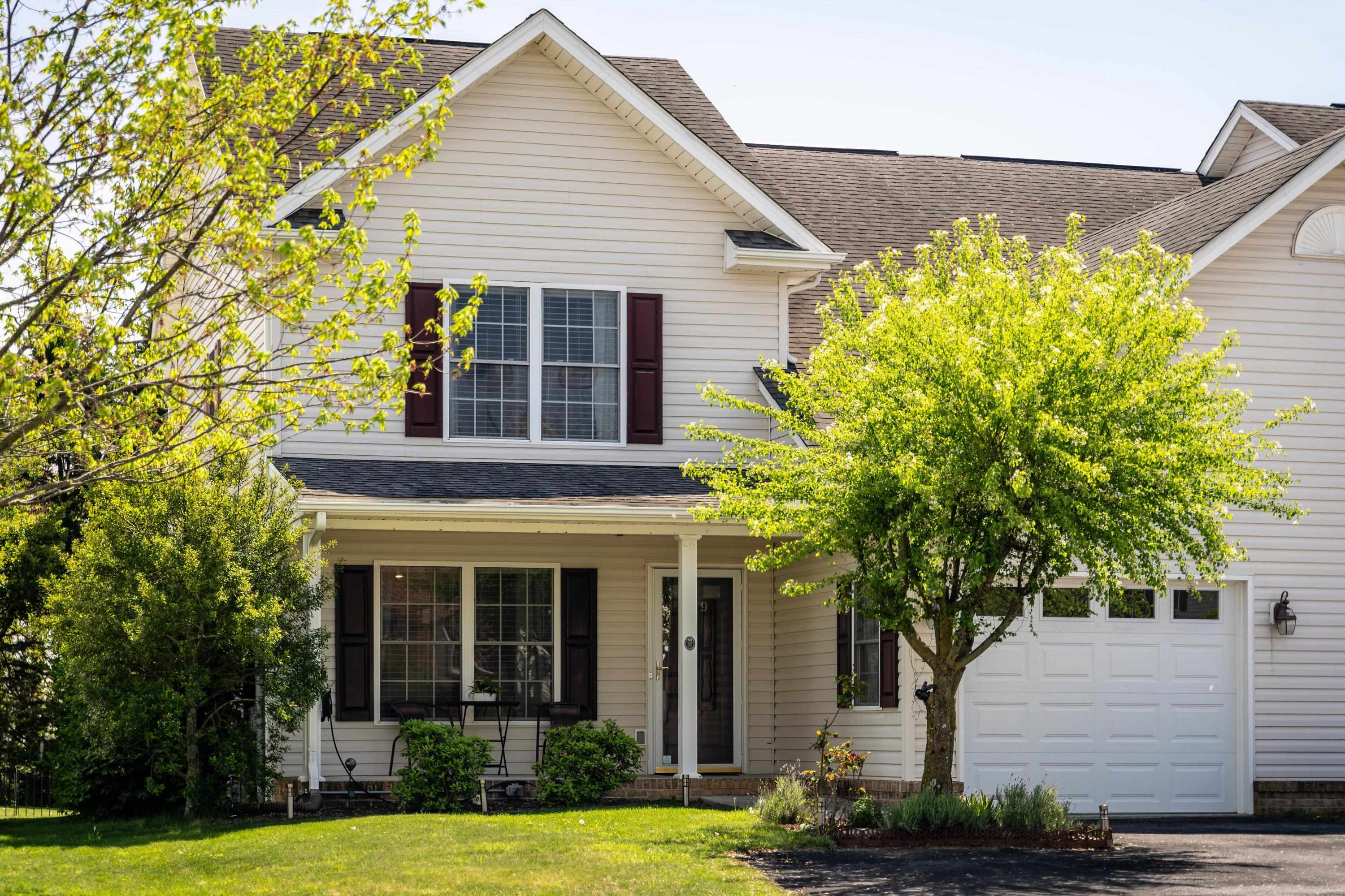 479 POINTE DR