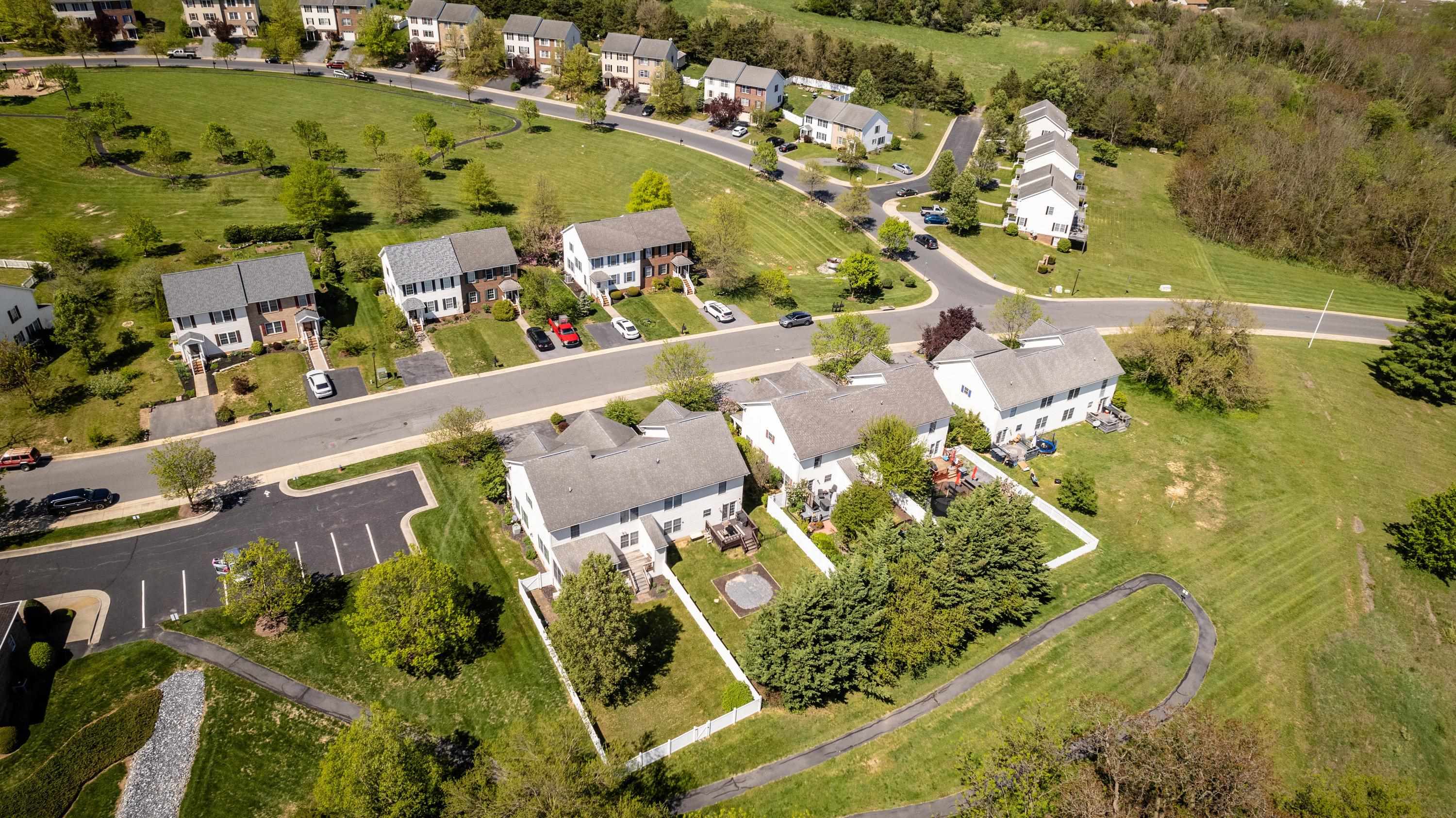 479 POINTE DR