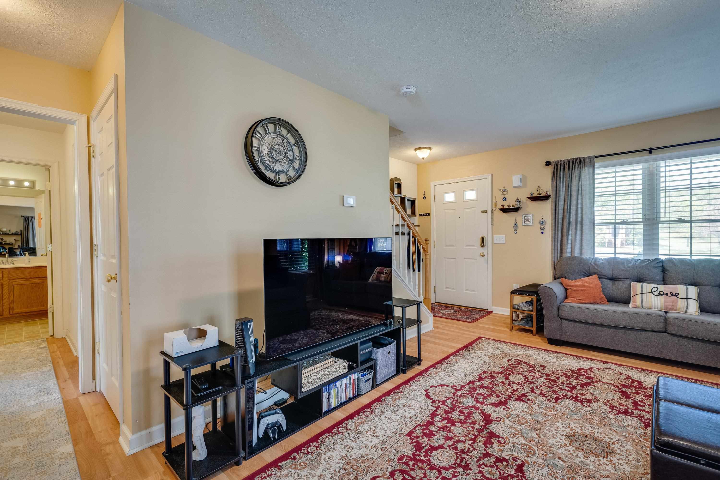 479 POINTE DR