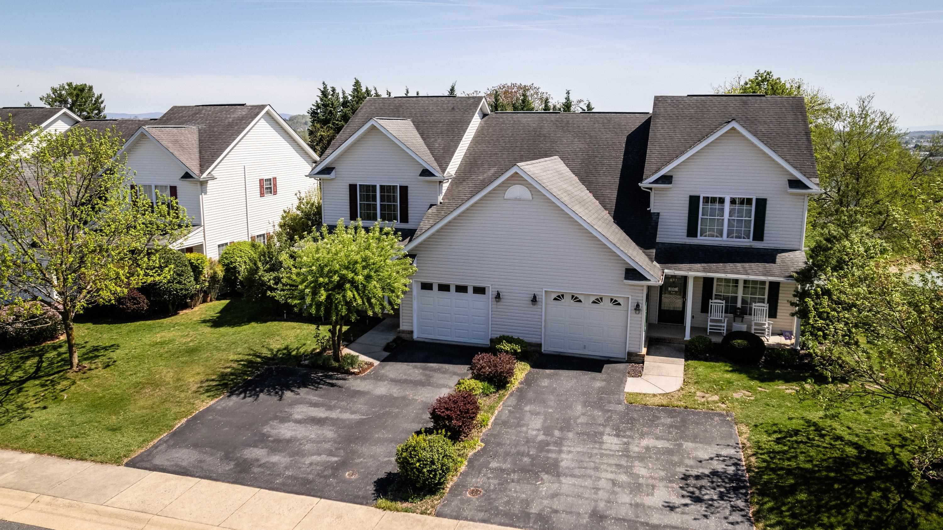 479 POINTE DR