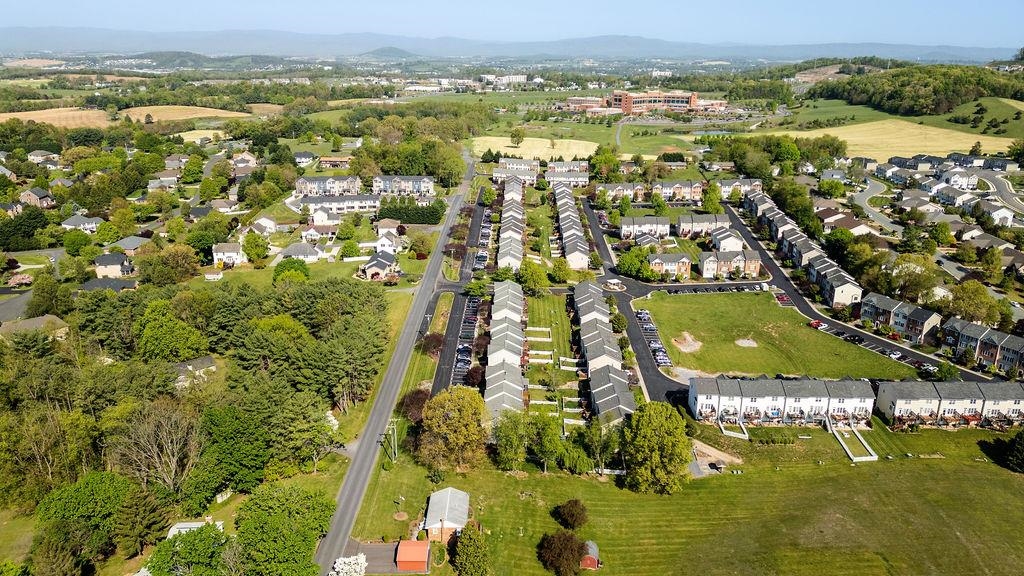 3053 TAYLOR SPRING LN