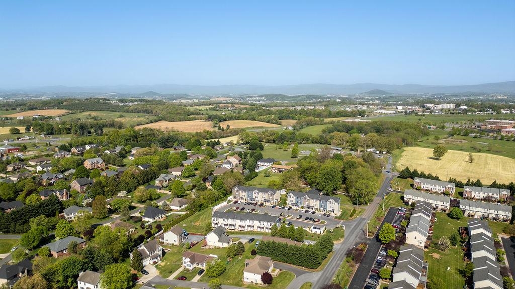 3053 TAYLOR SPRING LN