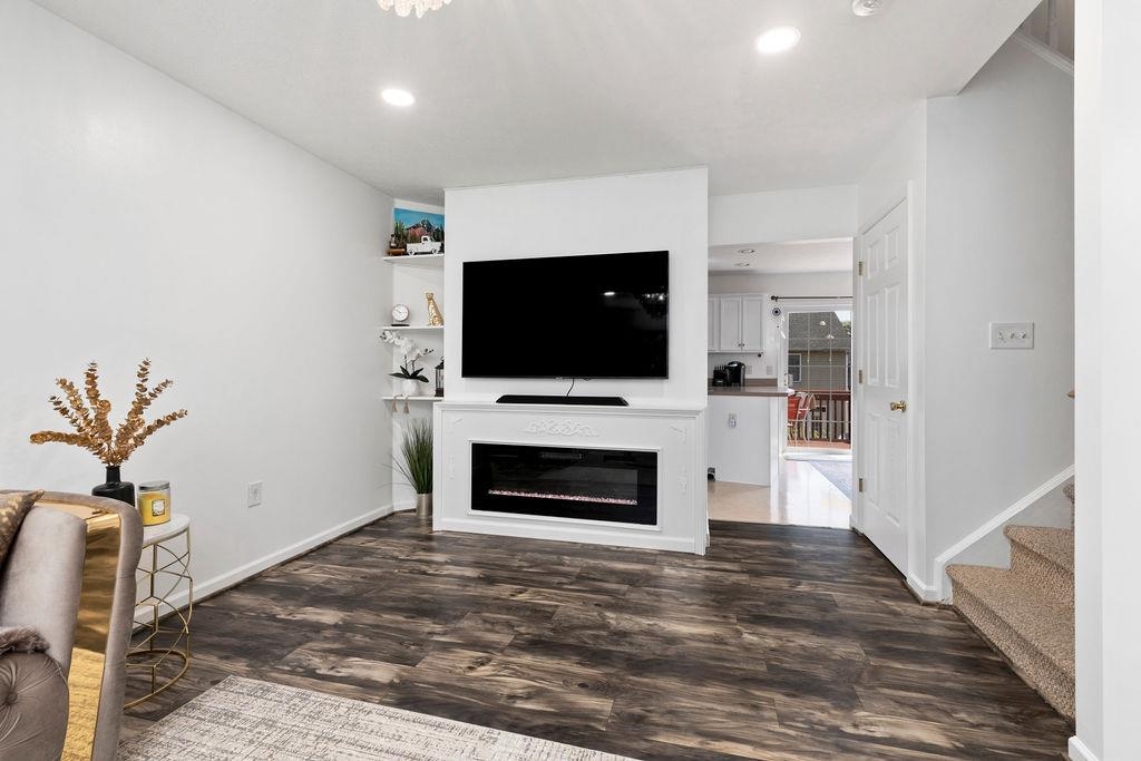 3053 TAYLOR SPRING LN