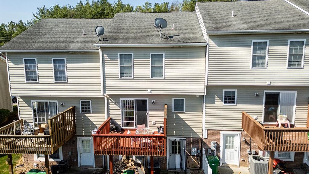 3053 TAYLOR SPRING LN