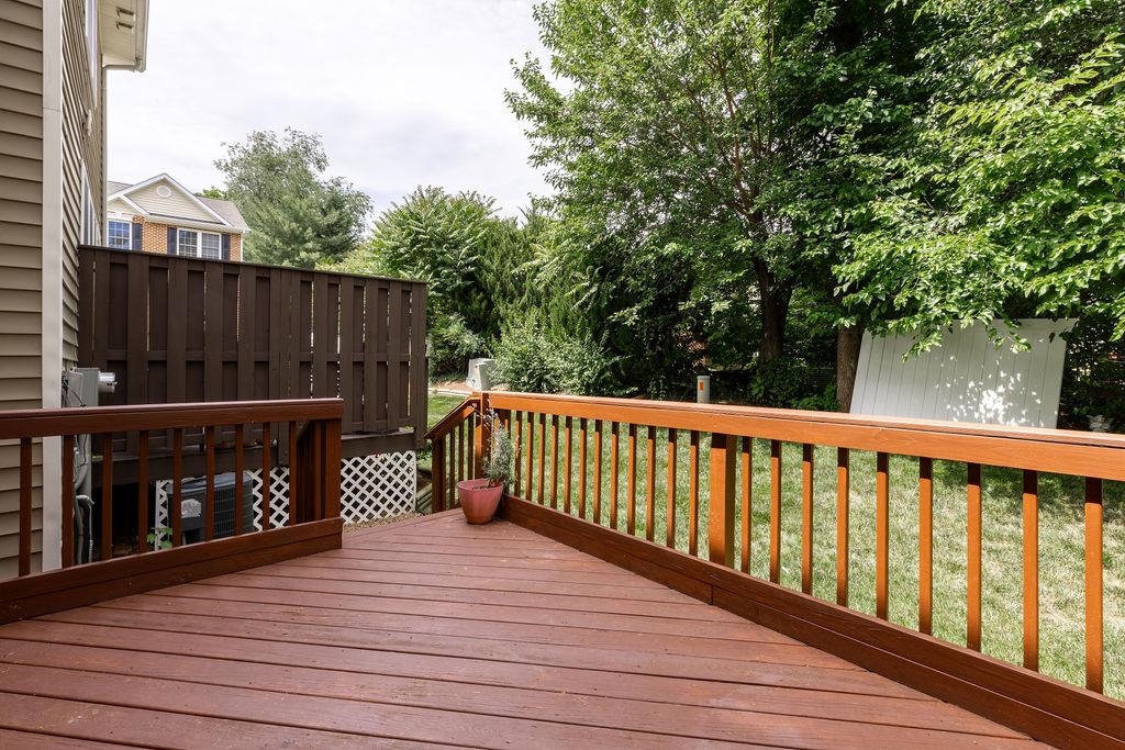 2911 DIAMOND SPRING LN