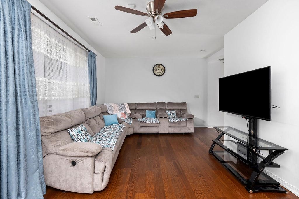 2911 DIAMOND SPRING LN