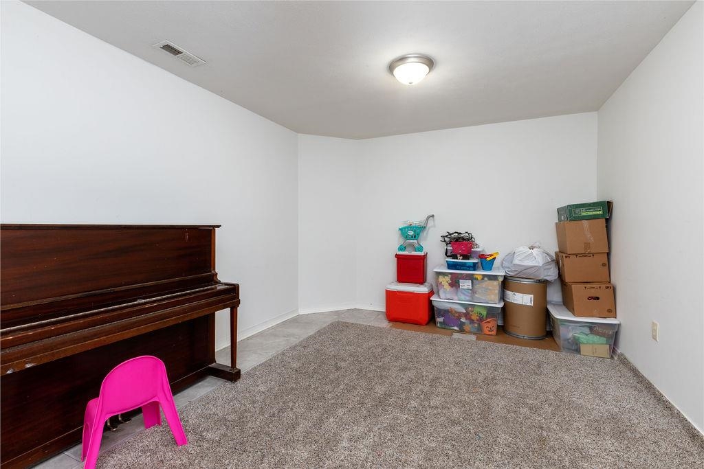 2911 DIAMOND SPRING LN