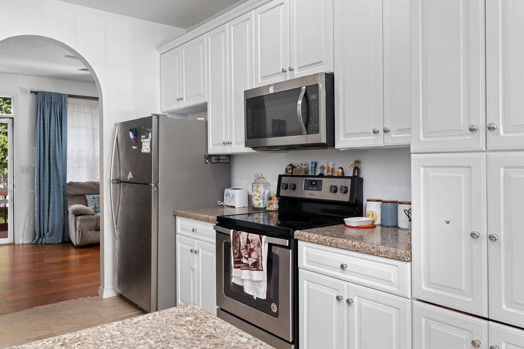 2911 DIAMOND SPRING LN