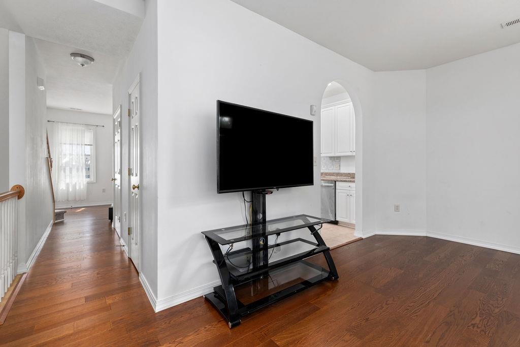 2911 DIAMOND SPRING LN