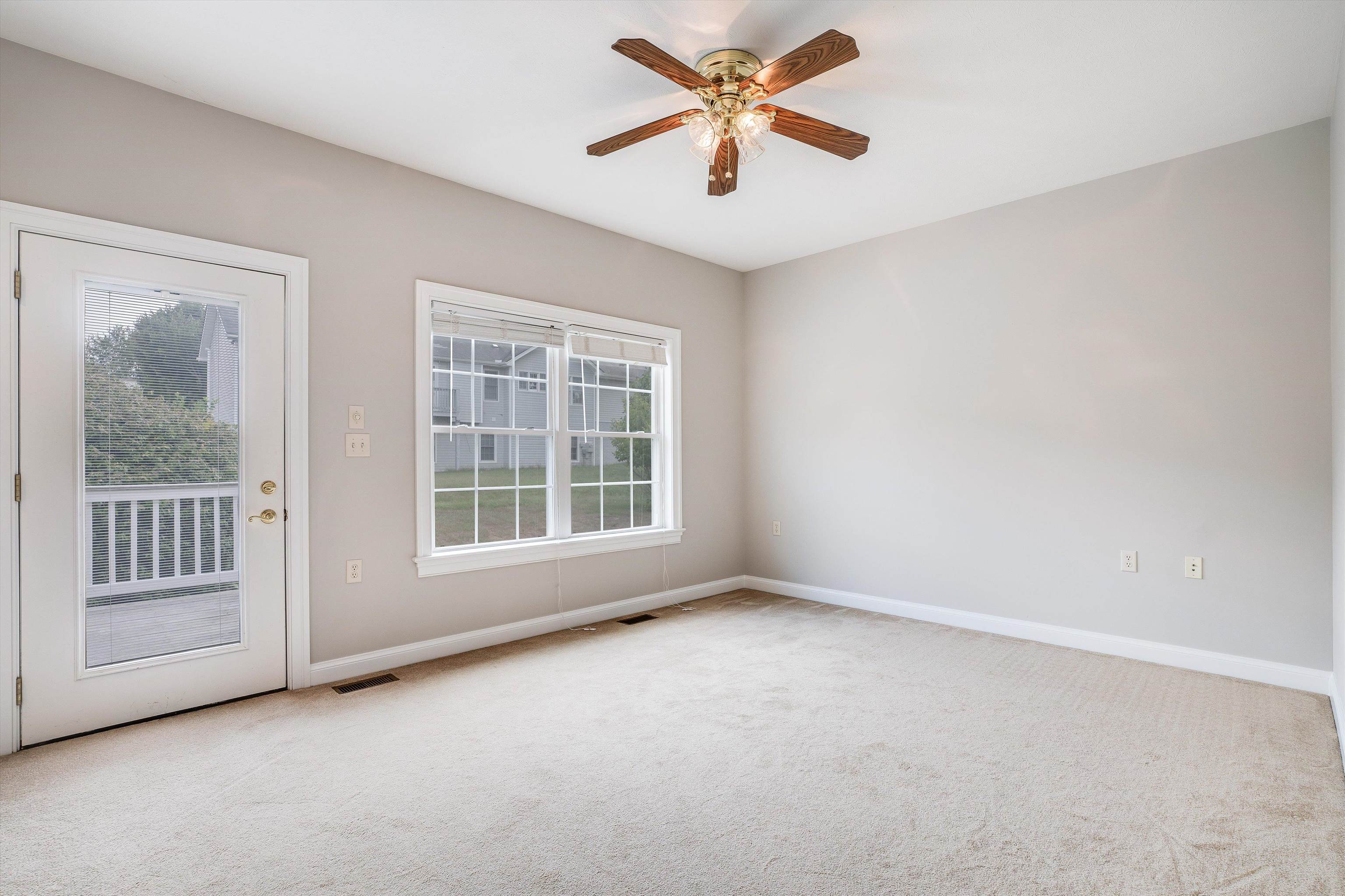 2576 GREENPORT DR