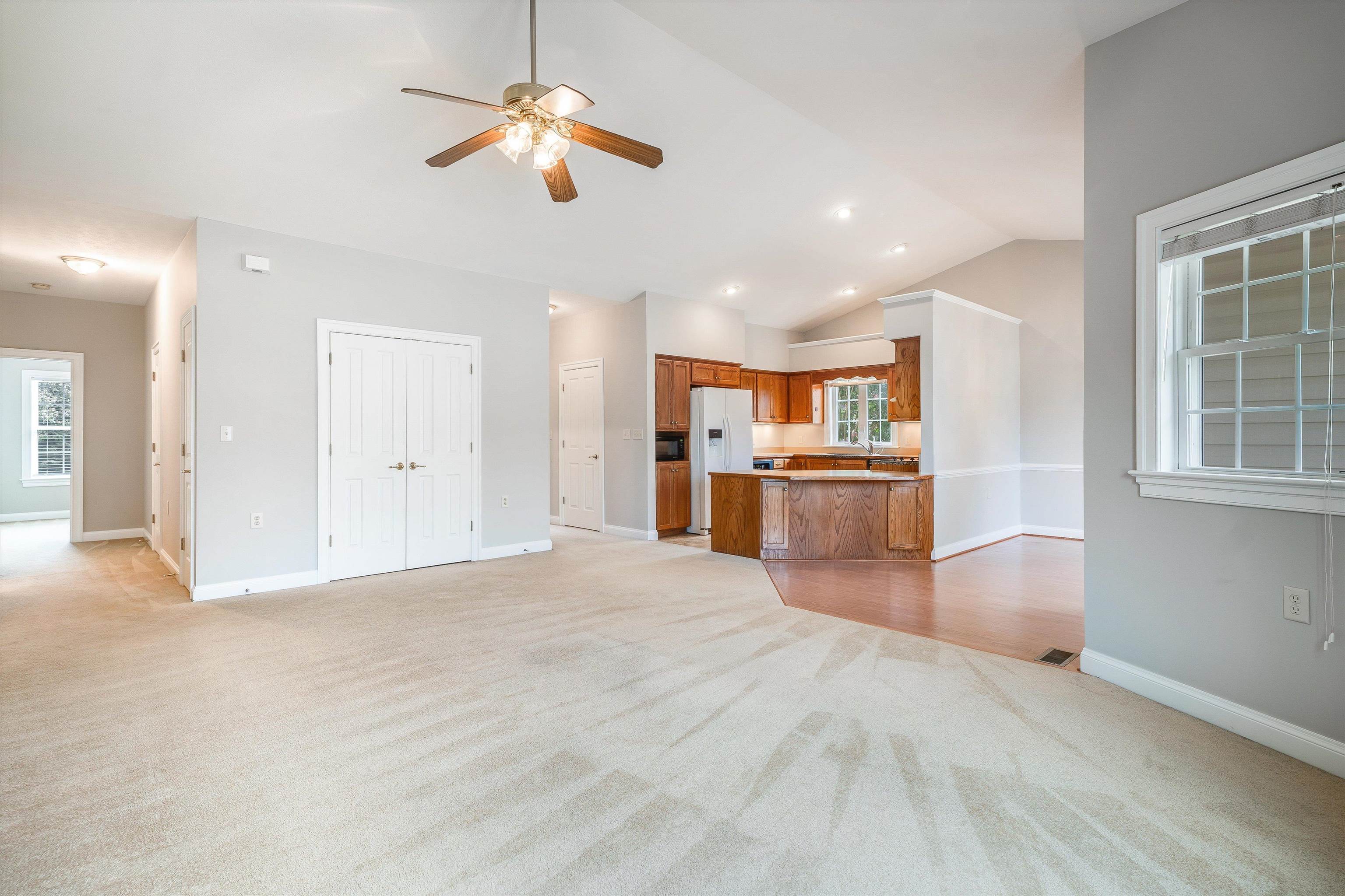 2576 GREENPORT DR